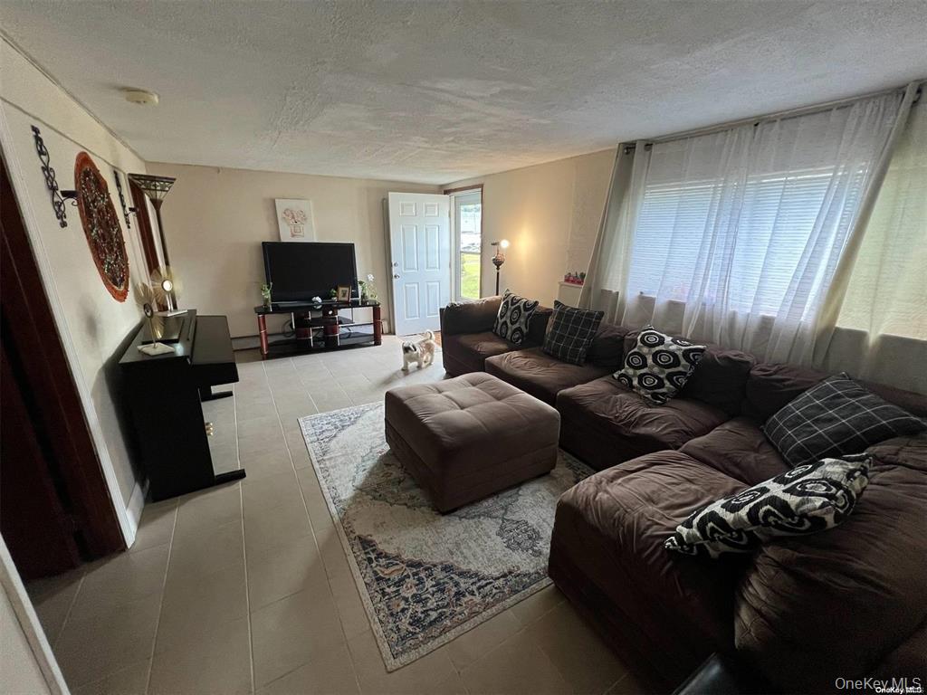 #16 photo, 46 Oceanview Avenue, サフォーク郡 Farmingville , NY 11738