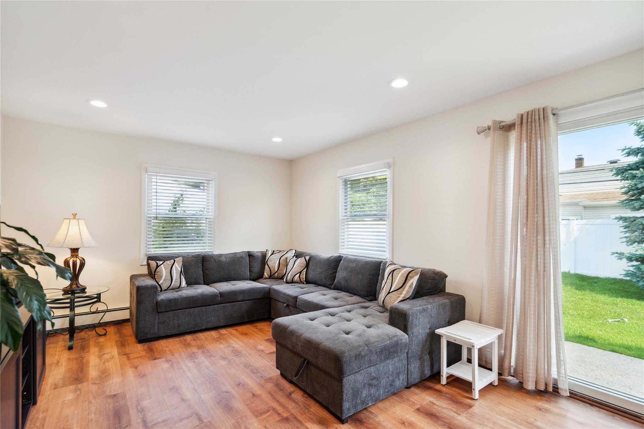 #6 photo, 7 Anchor Lane, 长岛 Levittown , NY 11756