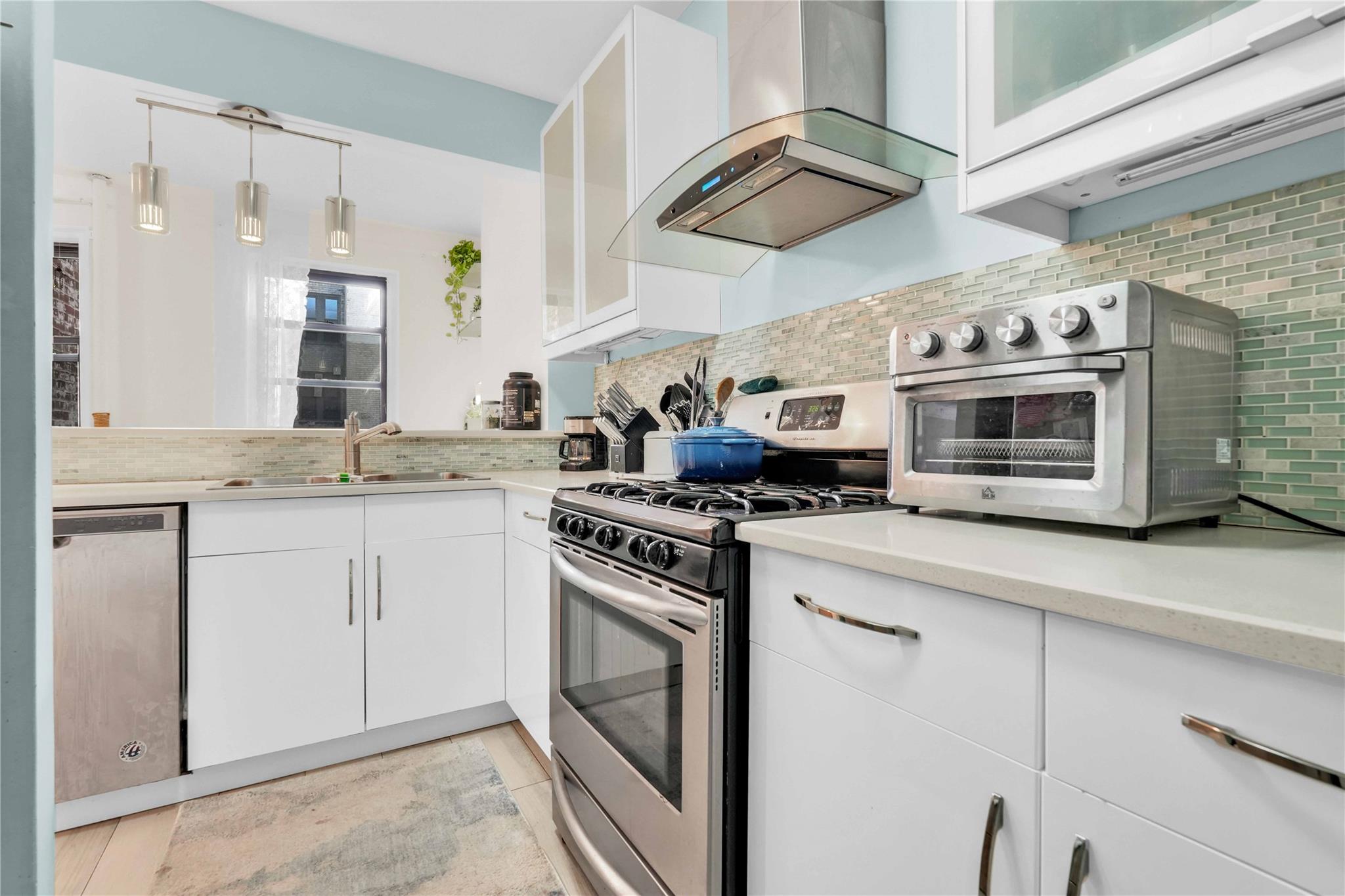 #5 photo, 4720 42nd Street, 皇后區 Sunnyside , NY 11104