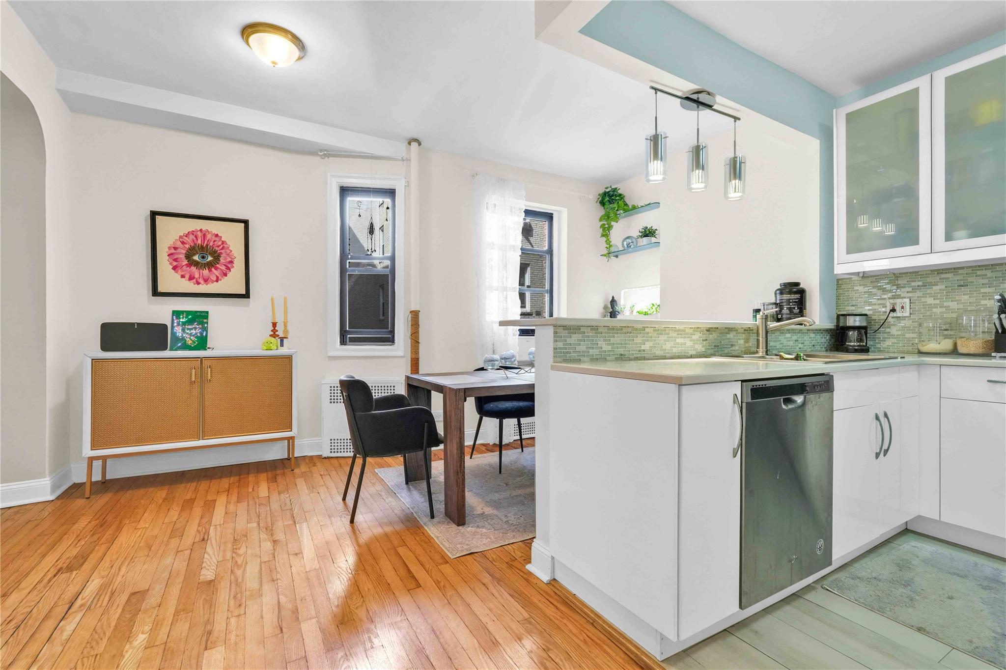 #6 photo, 4720 42nd Street, 皇后區 Sunnyside , NY 11104