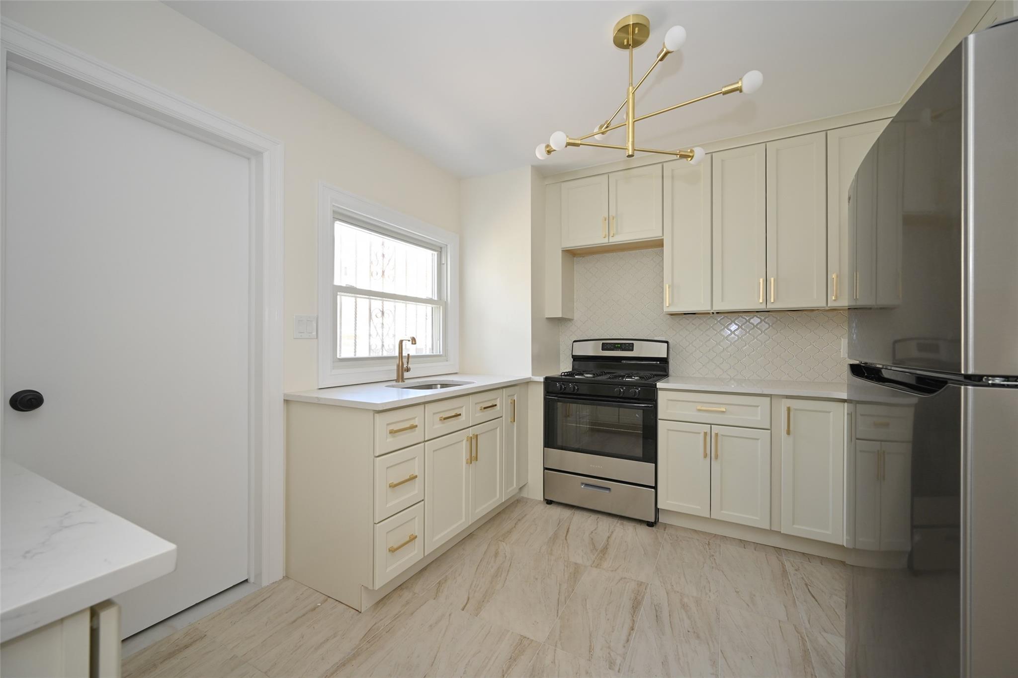 #2 photo, 589 Milford Street, 布鲁克林 Brooklyn , NY 11208