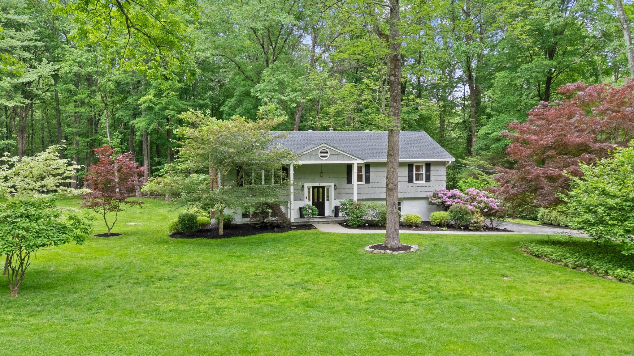 #1 photo, 4 Verona Place, Mahopac , NY 10541