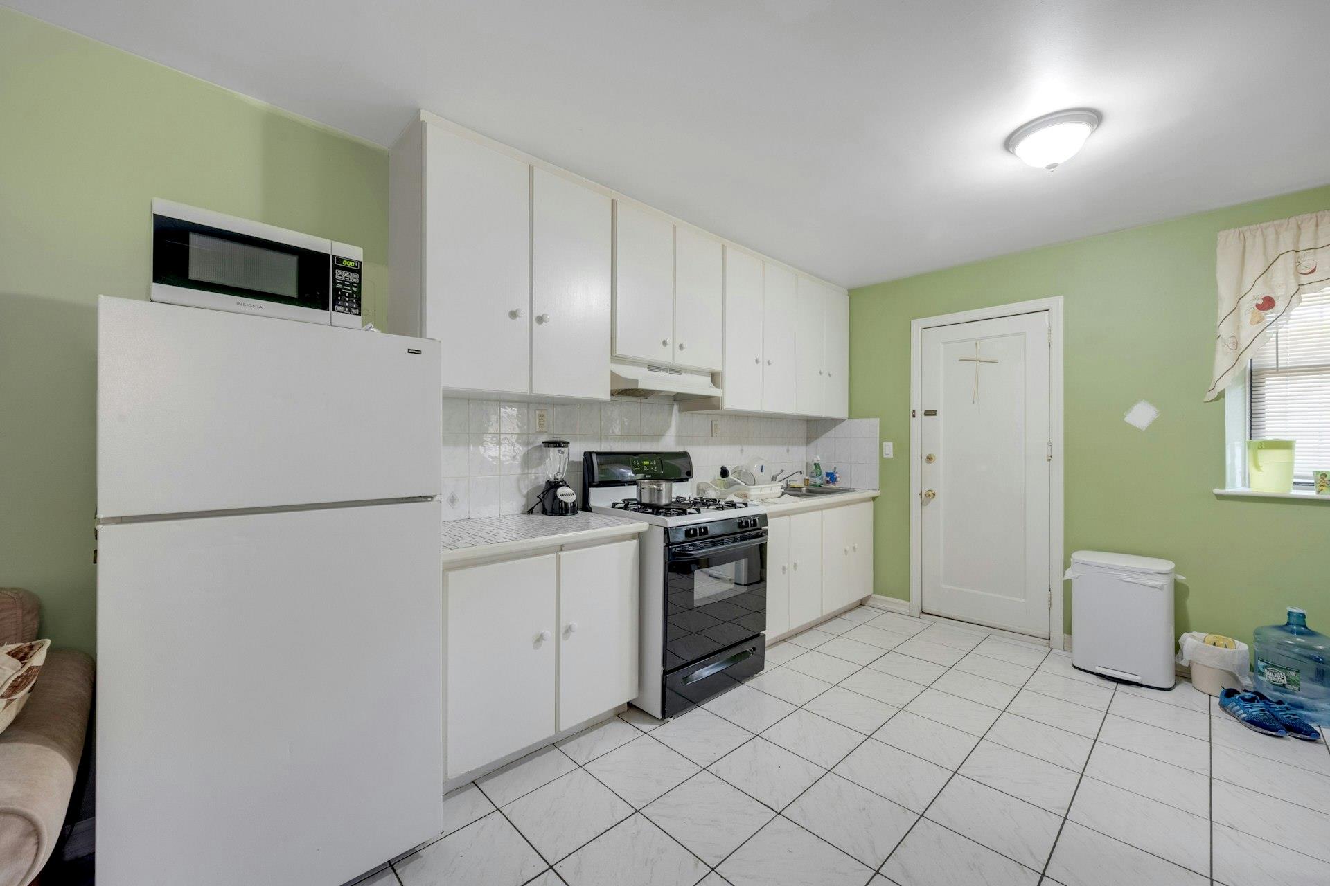 #17 photo, 20 Locust Hill Avenue, Yonkers , NY 10701