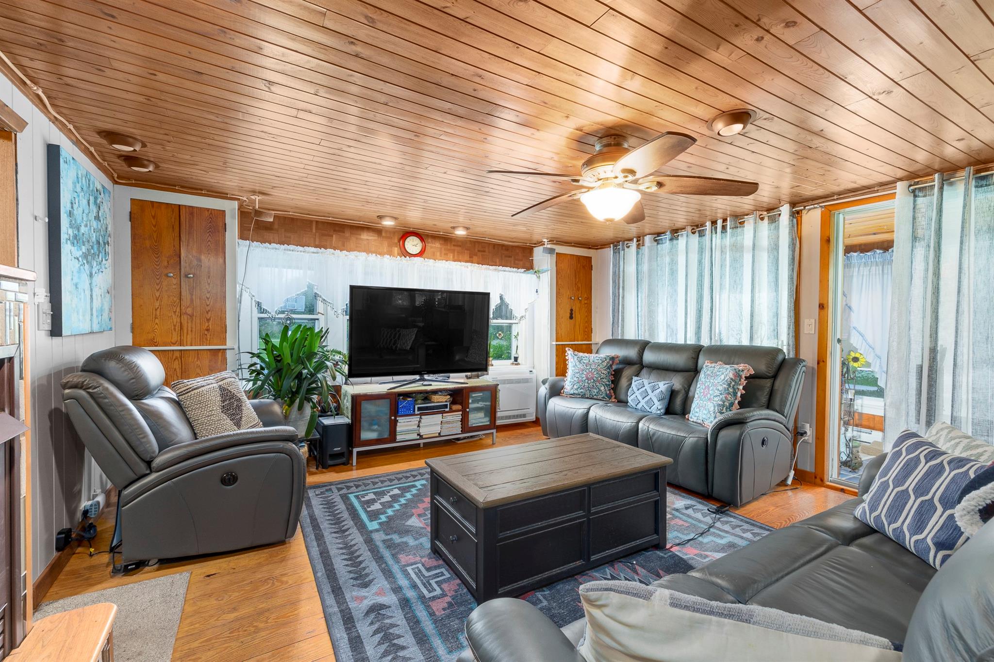 #11 photo, 589-595 Plank Road, Phoenicia , NY 12464