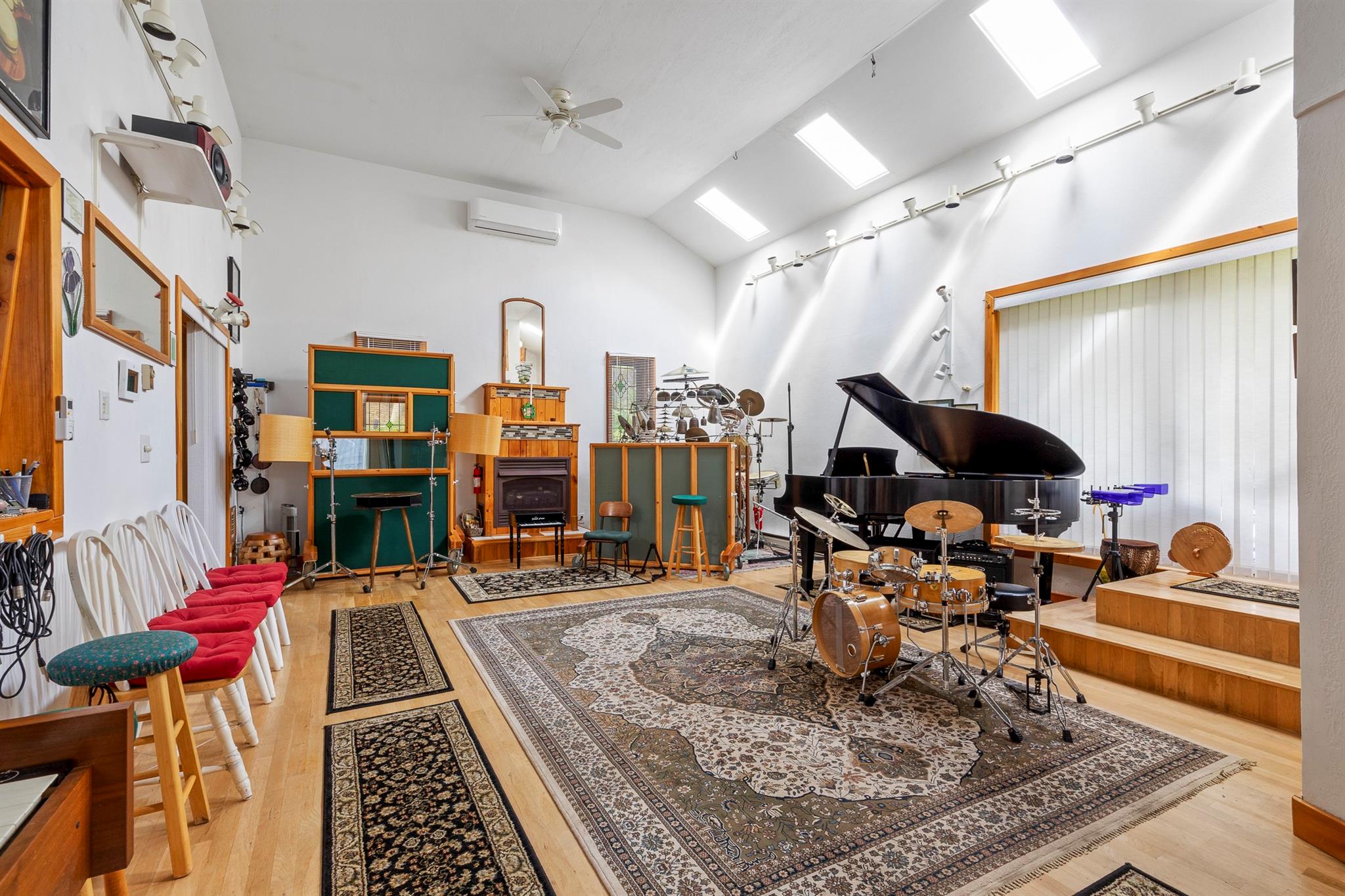 #19 photo, 589-595 Plank Road, Phoenicia , NY 12464