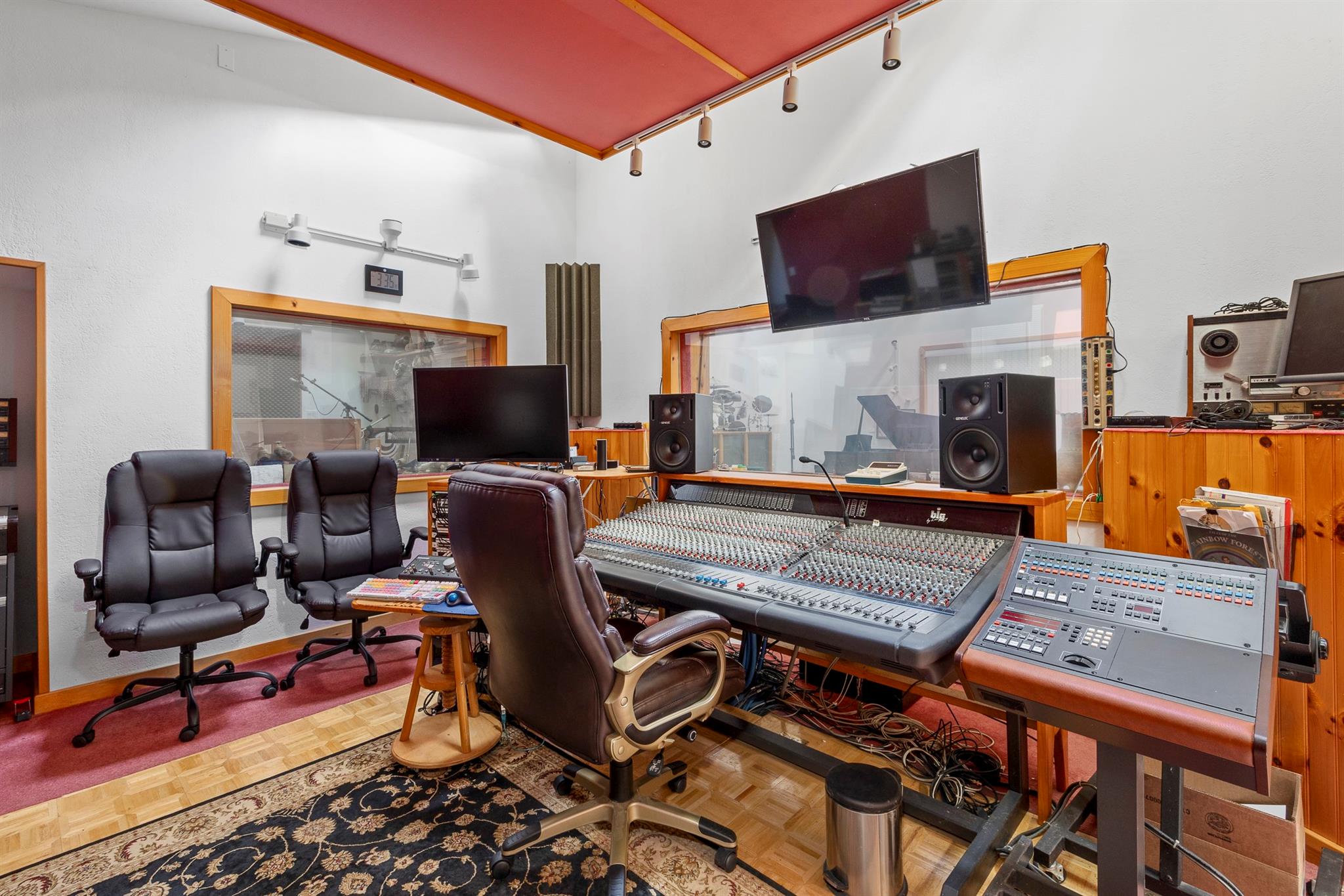 #20 photo, 589-595 Plank Road, Phoenicia , NY 12464