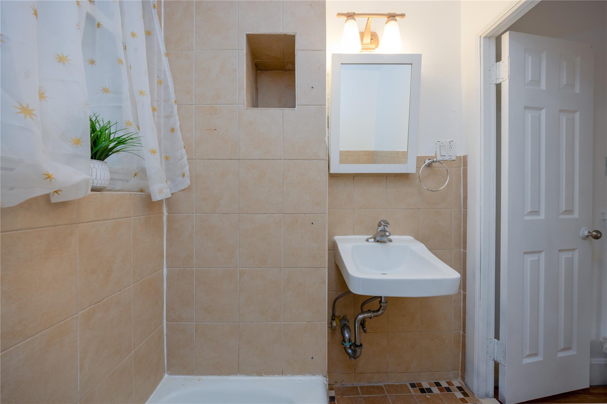 #14 photo, 3496 Fort Independence Street, ブロンクス区 Bronx , NY 10463