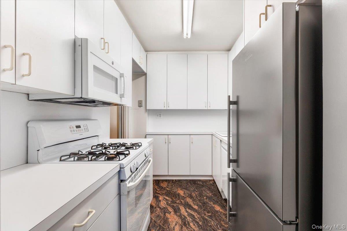 #12 photo, 177 E Hartsdale Avenue, Hartsdale , NY 10530