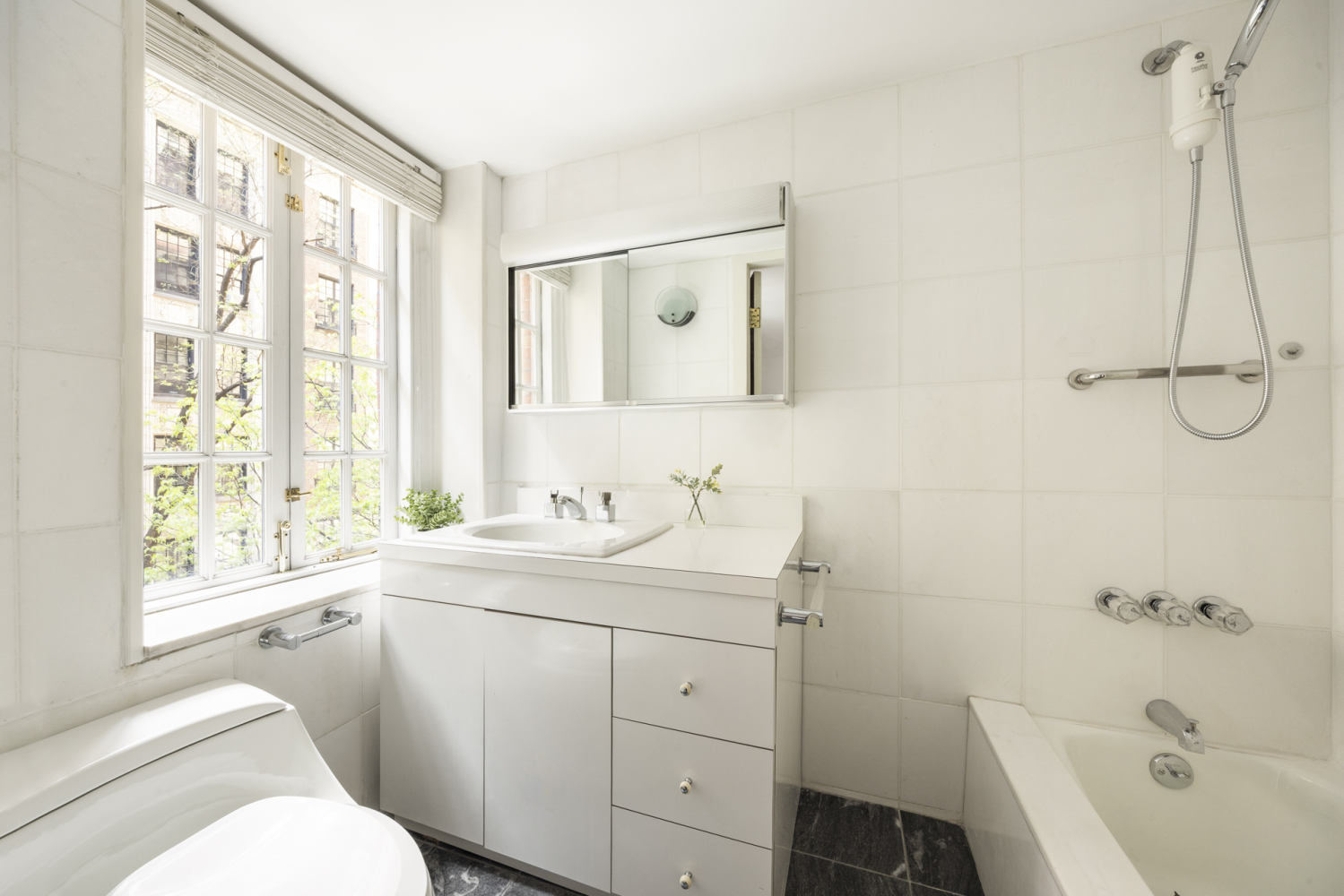 #13 photo, 27 W 67TH Street, マンハッタン Lincoln Square , NY 10023