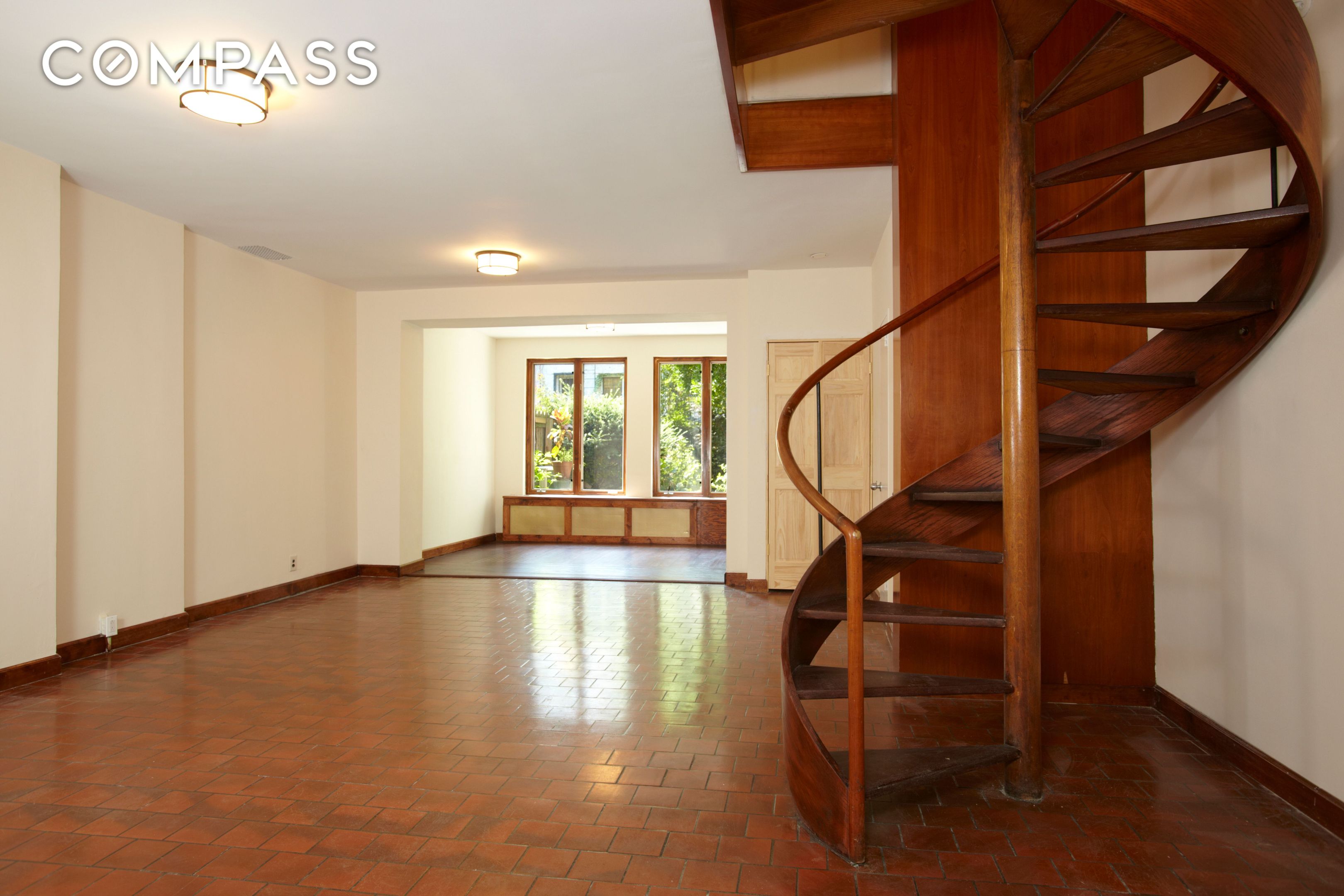 #11 photo, 442 W 44th Street, マンハッタン Hell's Kitchen , NY 10036