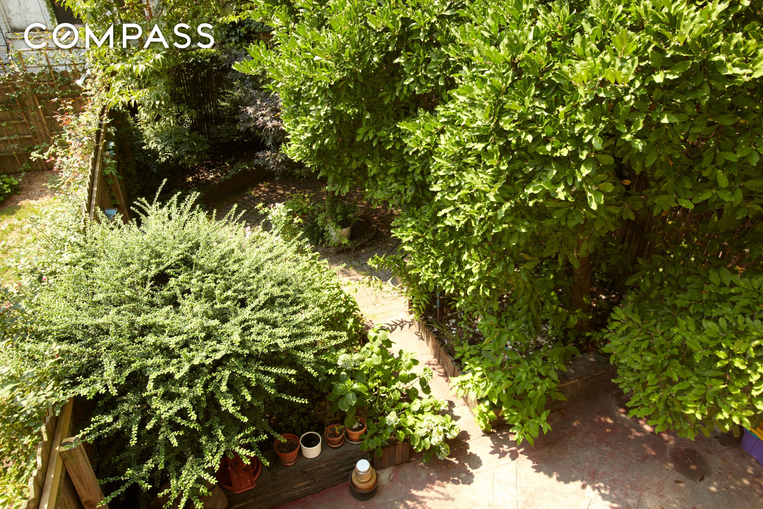 #16 photo, 442 W 44th Street, マンハッタン Hell's Kitchen , NY 10036