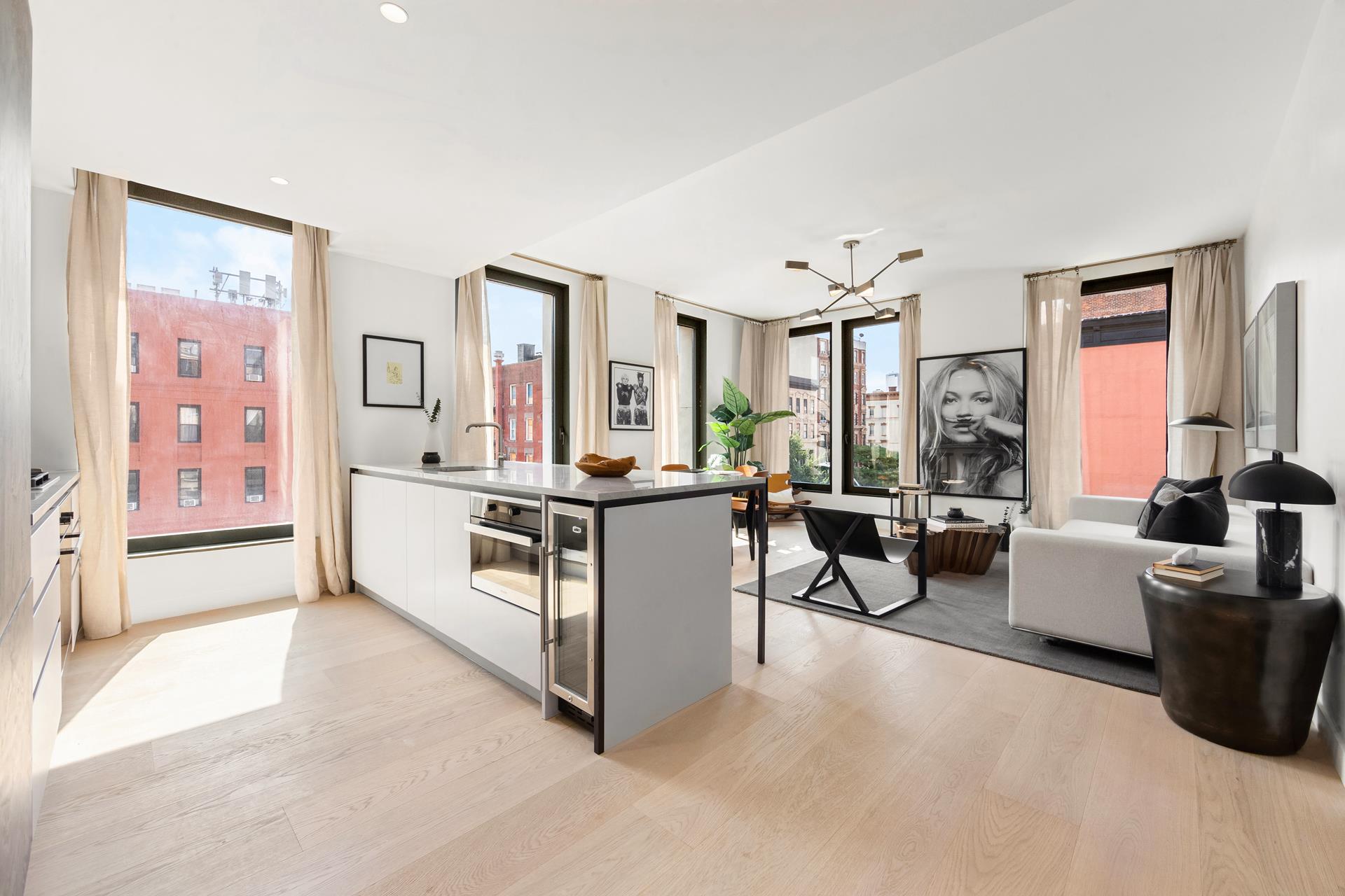 #1 photo, 45 E 7TH Street, 曼哈頓 东村区 East Village , NY 10003