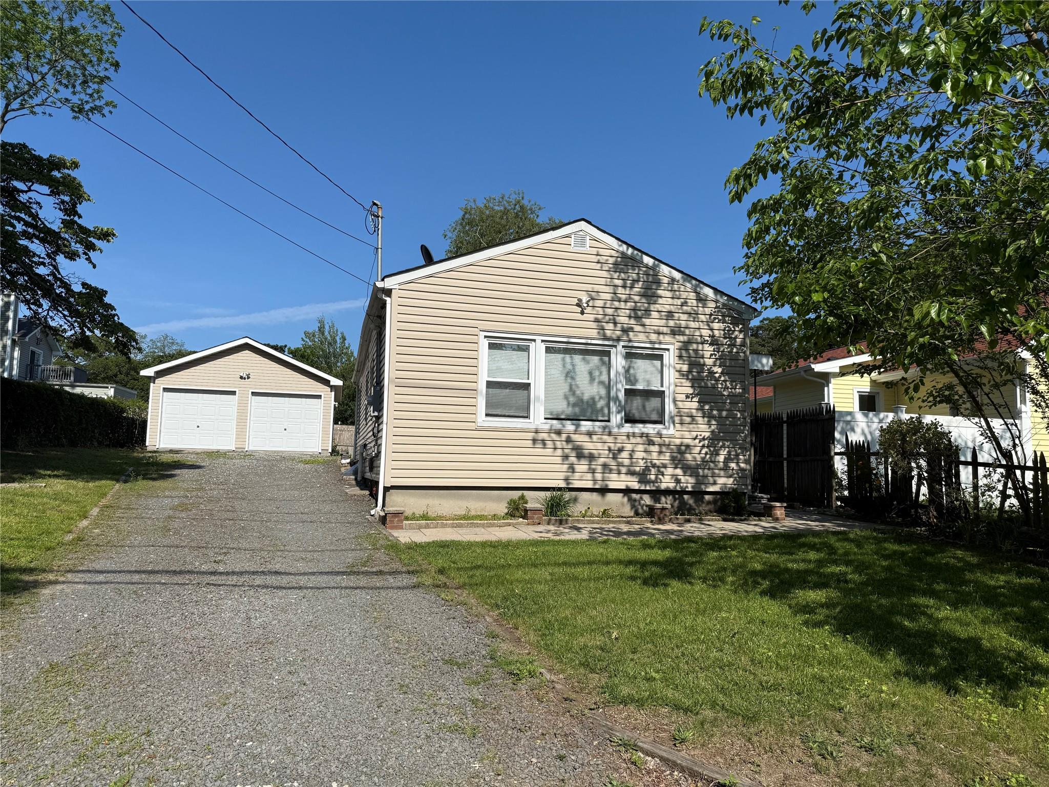 #1 photo, 27 Adirondack Drive, 東長島 Selden , NY 11784