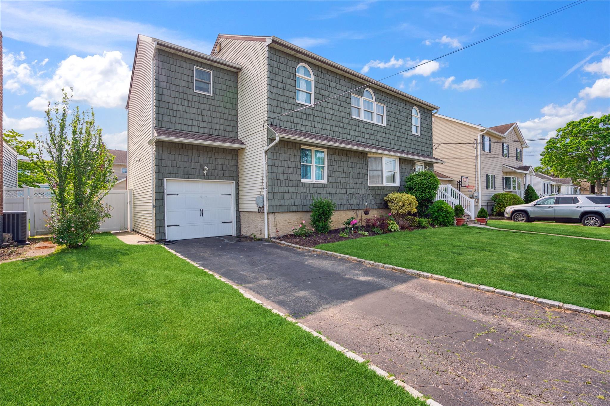 #2 photo, 117 Ocean Avenue, Massapequa Park , NY 11762