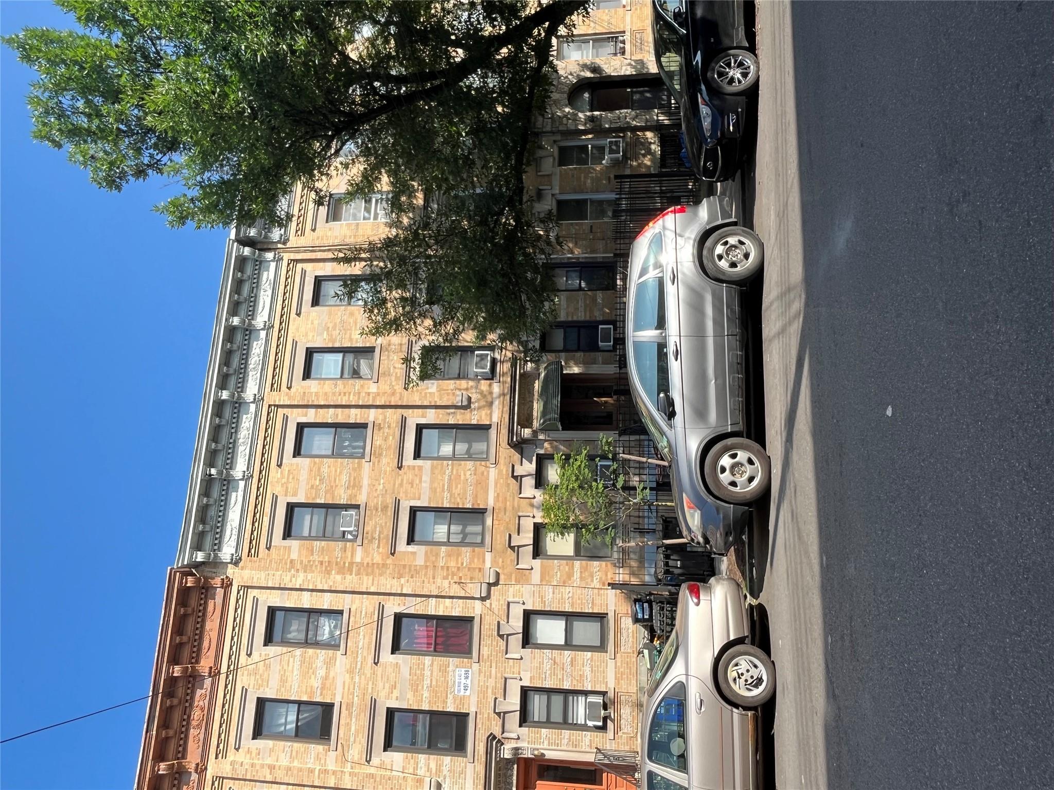 #2 photo, 2056 Gates Avenue, クイーンズ区 Ridgewood , NY 11385