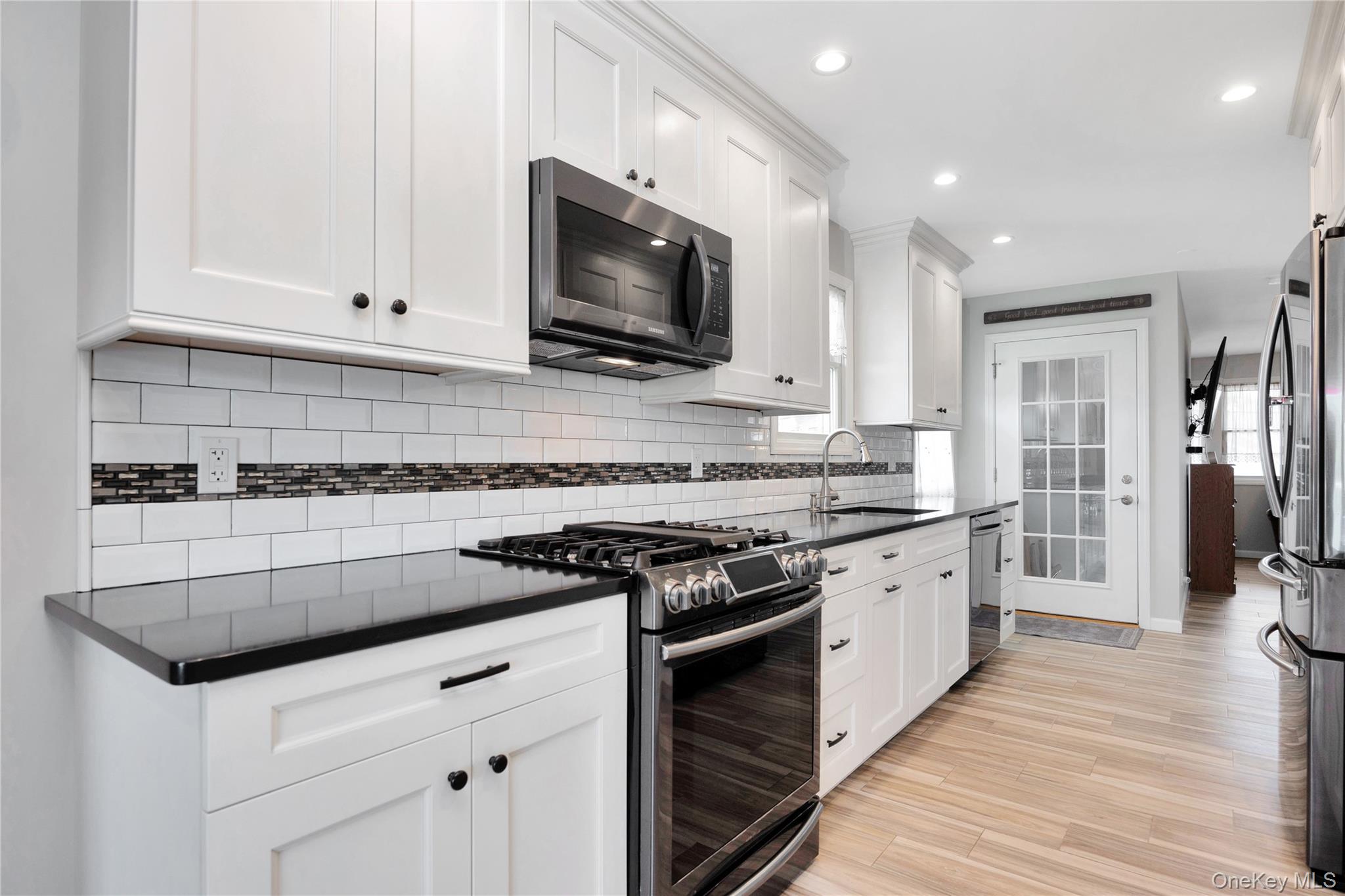 #15 photo, 3717 Somerset Drive, ナッソー郡 Seaford , NY 11783