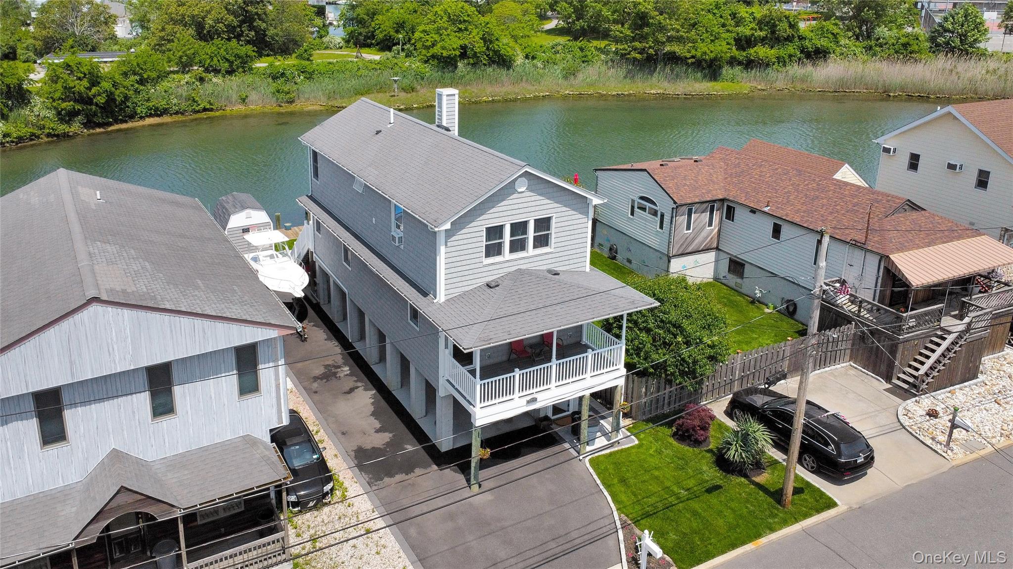 #2 photo, 3717 Somerset Drive, ナッソー郡 Seaford , NY 11783