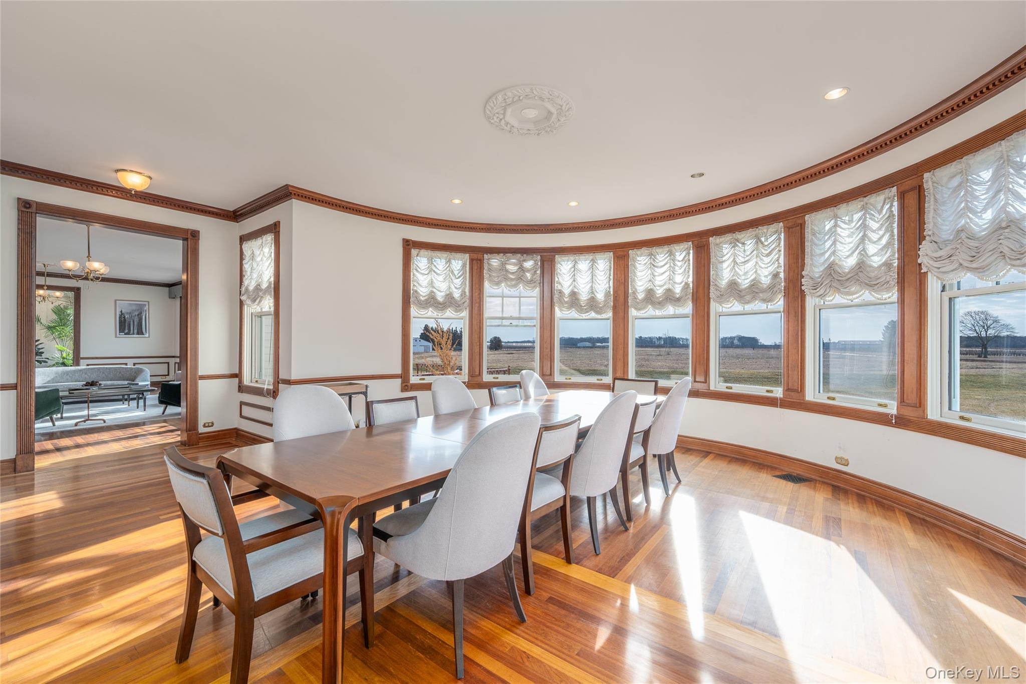 #13 photo, 6133 Sound Avenue, サフォーク郡 Riverhead , NY 11901