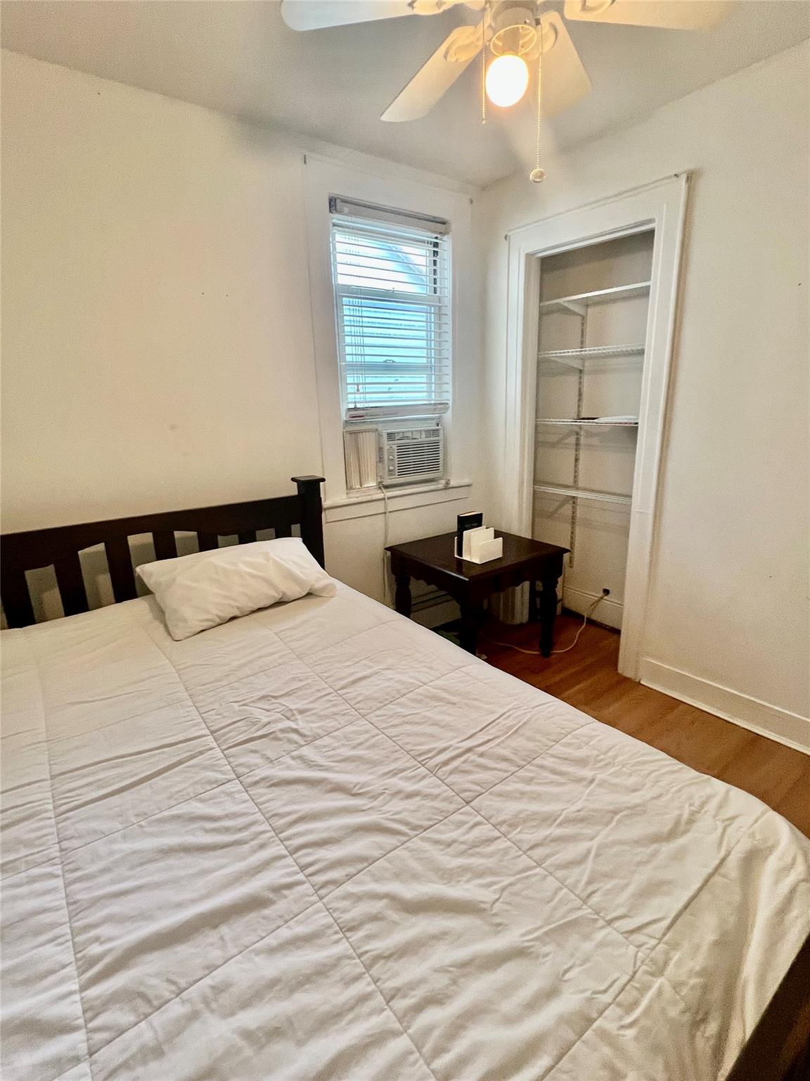 #13 photo, 22-26 74 Street, クイーンズ区 East Elmhurst , NY 11370