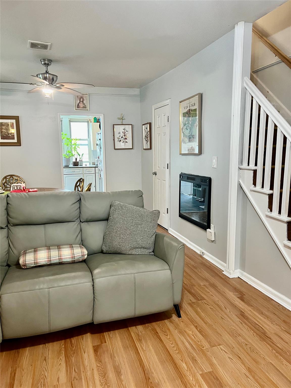 #6 photo, 22-26 74 Street, クイーンズ区 East Elmhurst , NY 11370