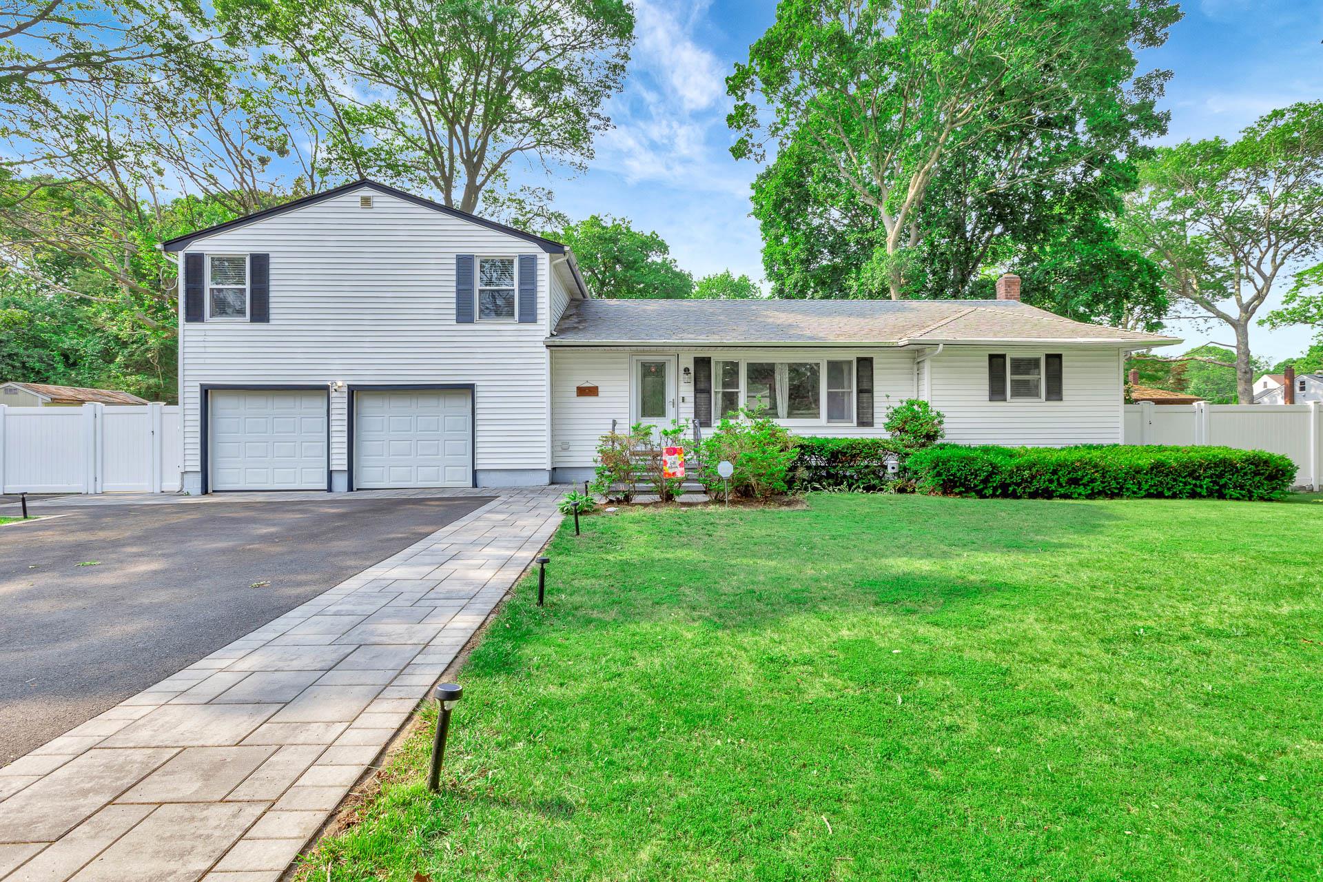 #1 photo, 11 President Road, Mastic Beach , NY 11951