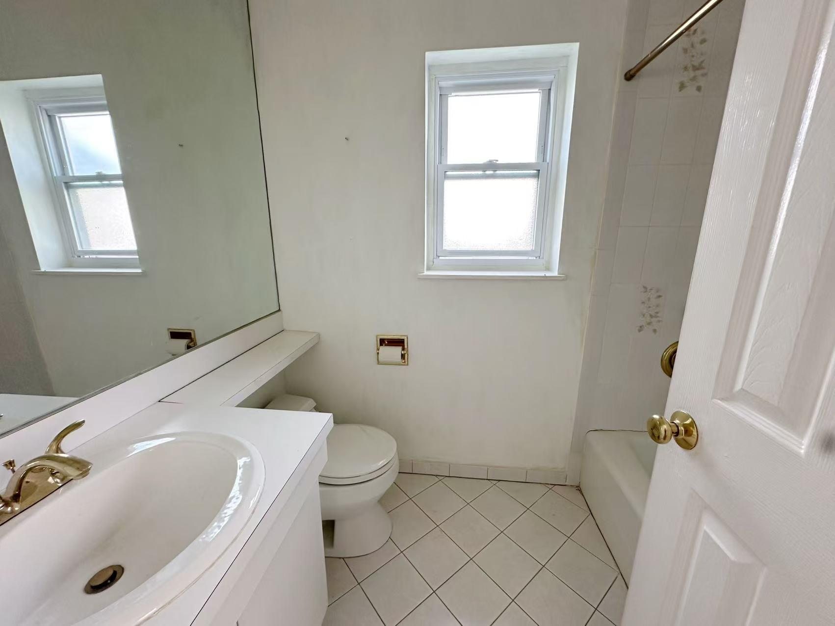 #4 photo, 2311 Whitestone Expressway, 皇后区 白石镇 Whitestone , NY 11357