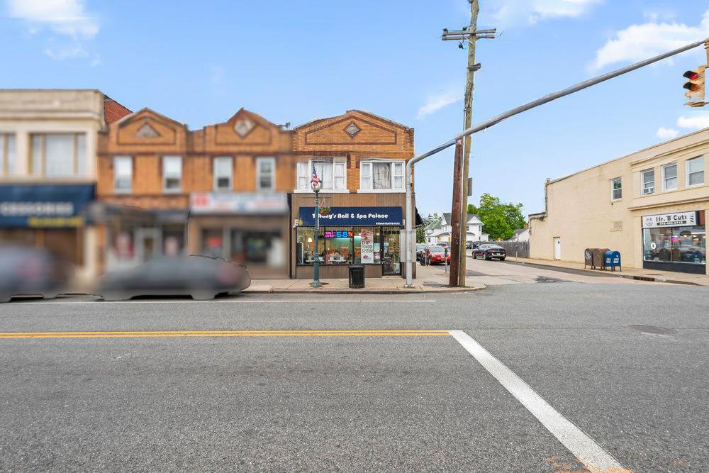 #1 photo, 120 Rockaway Avenue, ناسو Valley Stream , NY 11580