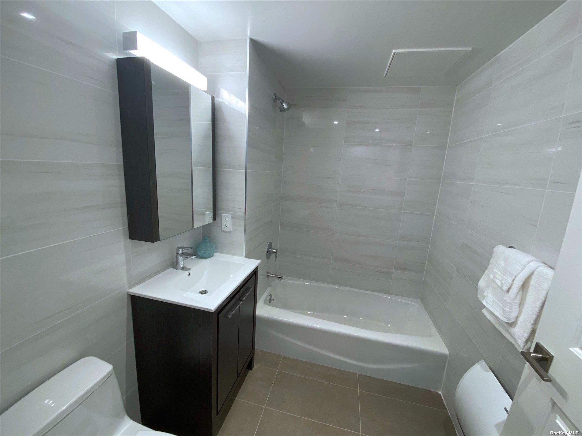 #12 photo, 4223 Parsons Boulevard, クイーンズ区 Flushing , NY 11355