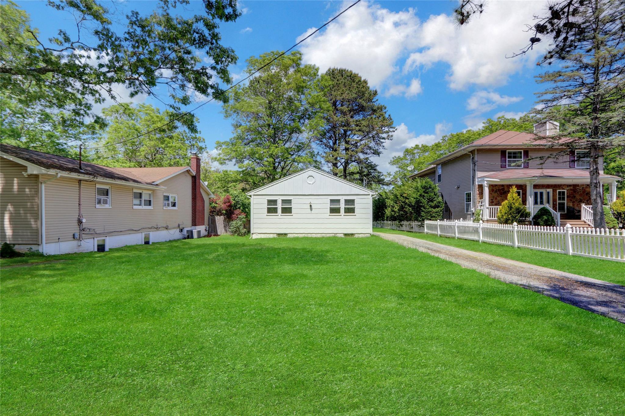 #1 photo, 299 S River Road, سوفولك Calverton , NY 11933