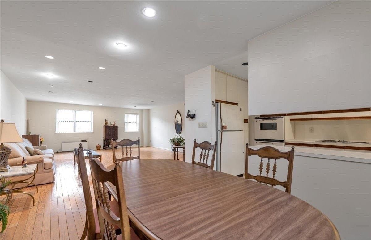 #4 photo, 9 Everit Avenue, 長島 Hewlett , NY 11557