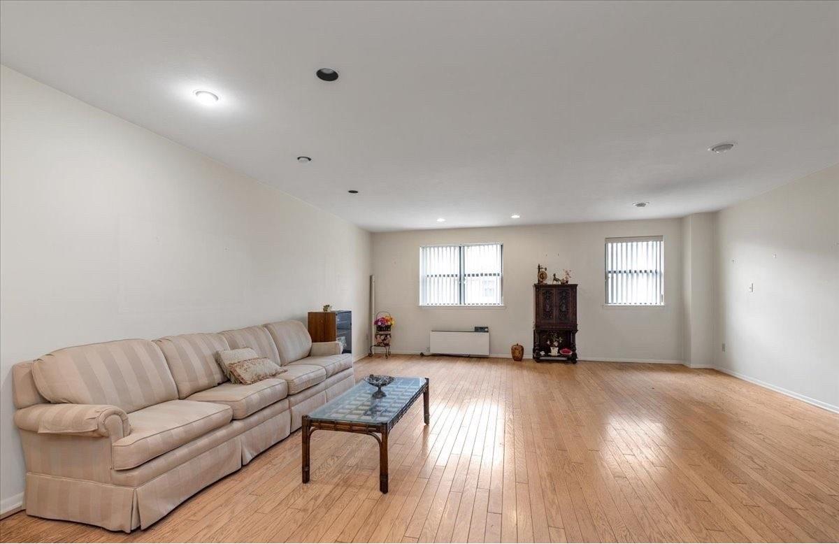 #5 photo, 9 Everit Avenue, 長島 Hewlett , NY 11557