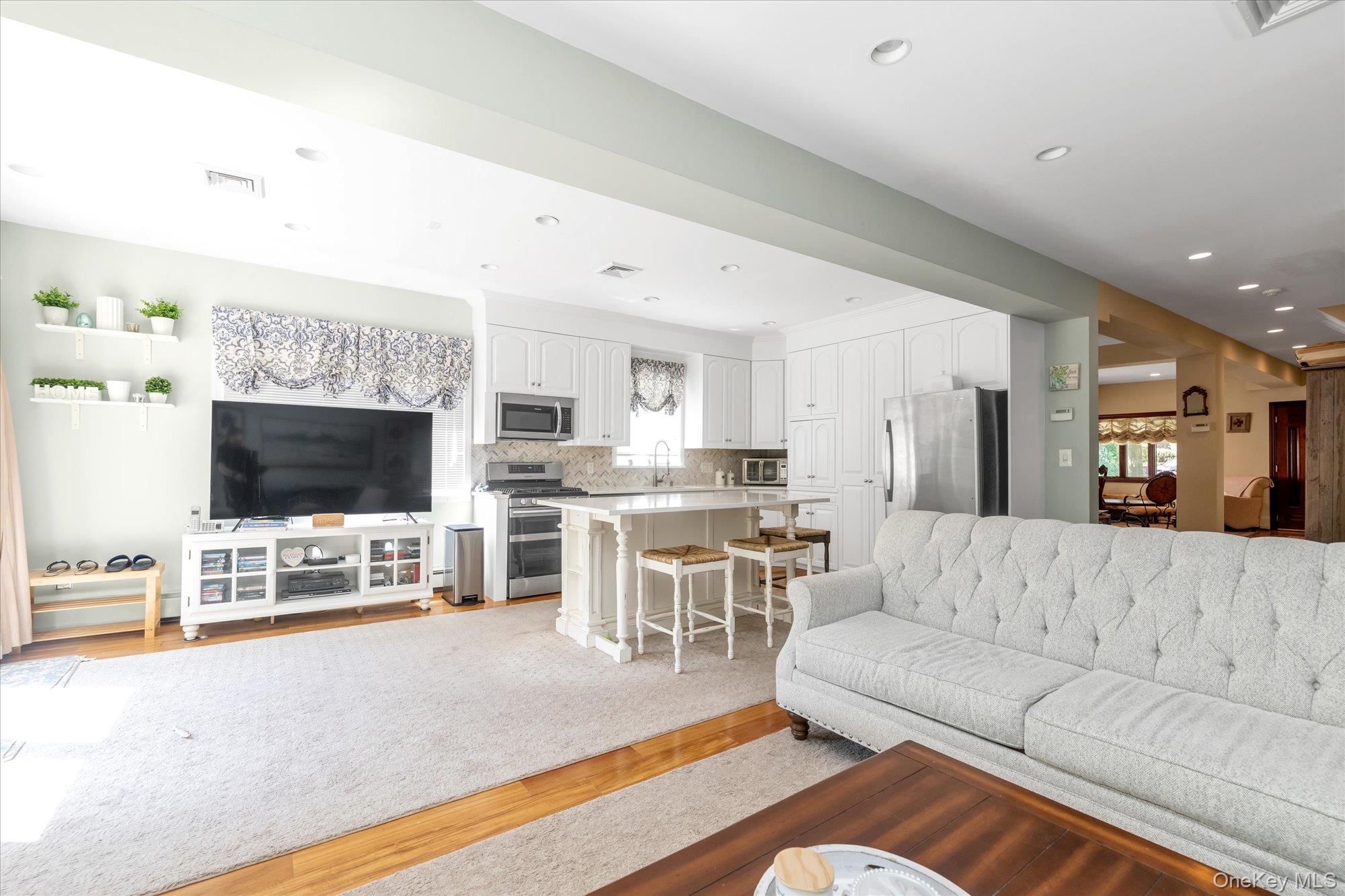 #8 photo, 41-27 Orient Avenue, クイーンズ区 Douglaston , NY 11363