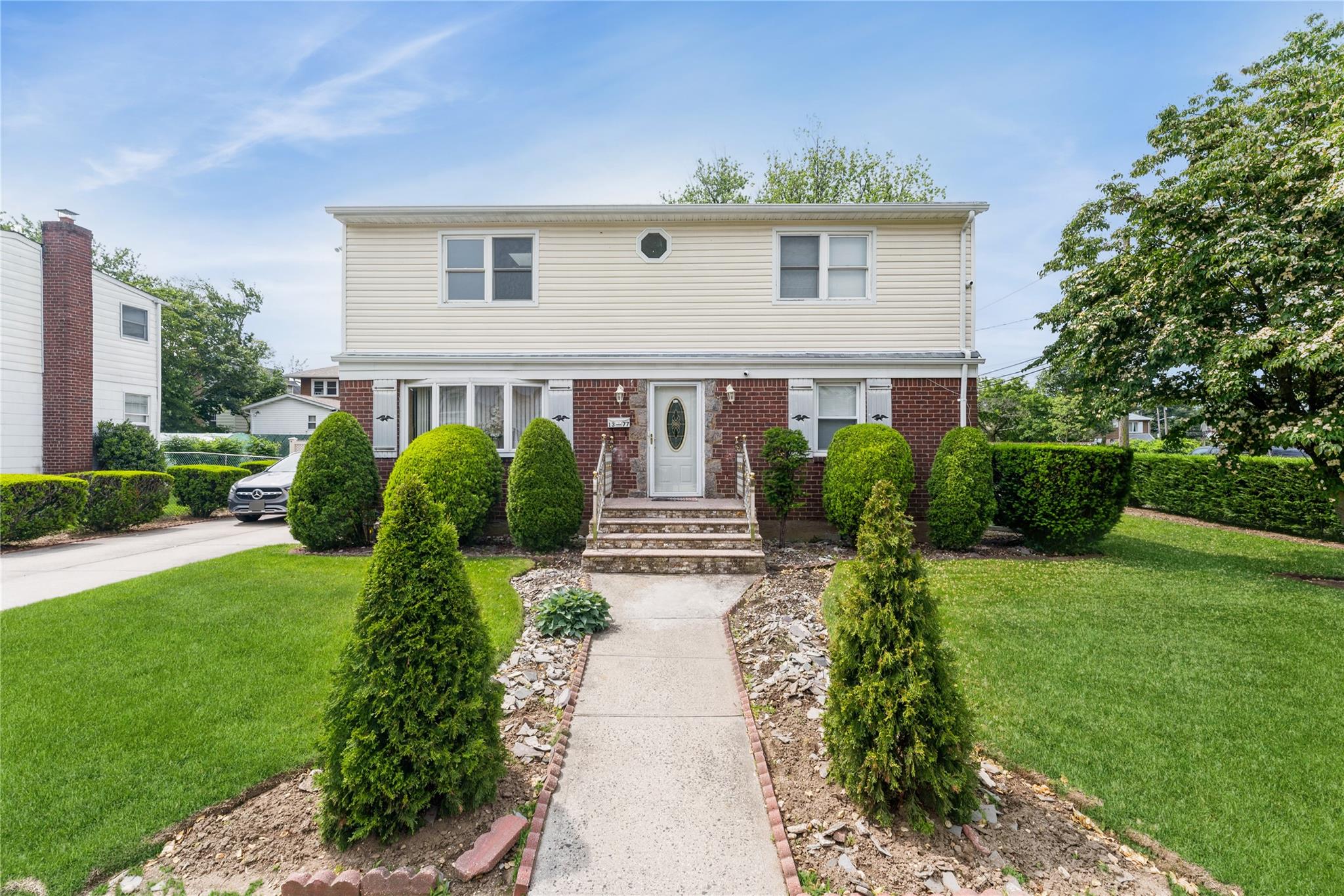 #1 photo, 1377 D Street, ناسو Elmont , NY 11003
