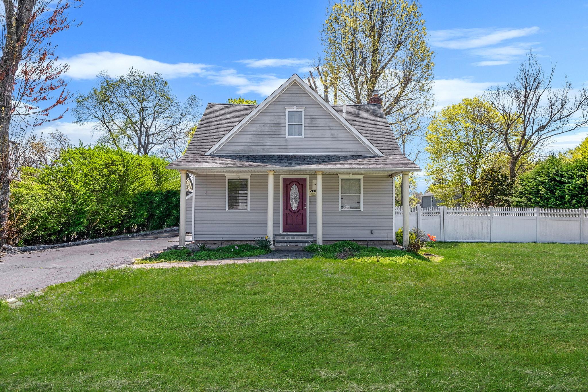 #1 photo, 36 W 19th Street, Huntington Station , NY 11746