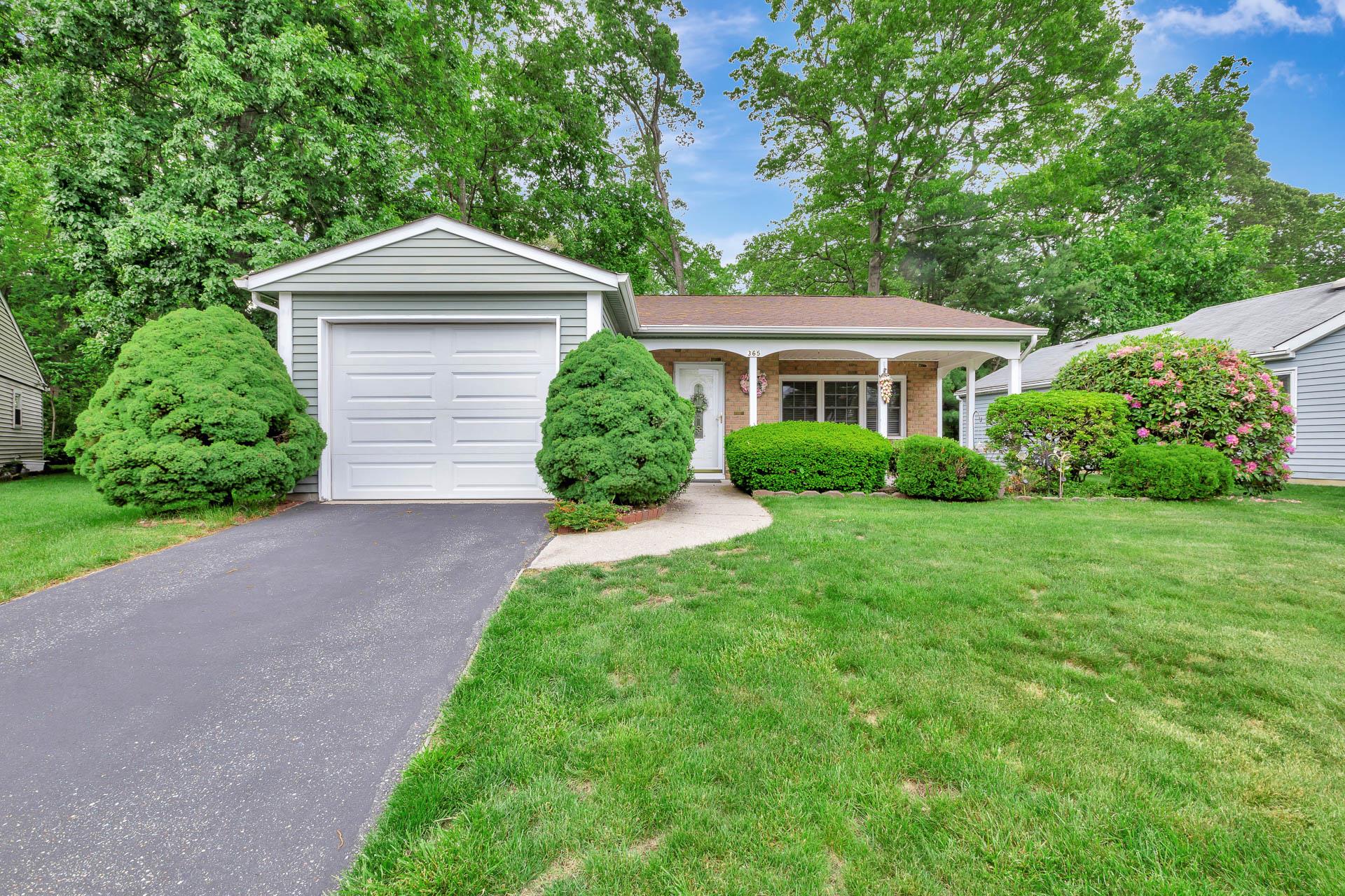 #1 photo, 365 Sheffield Court, Ridge , NY 11961