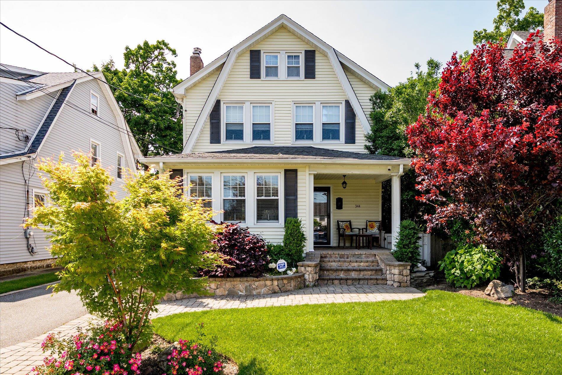 #1 photo, 344 N Forest Avenue, Rockville Centre , NY 11570
