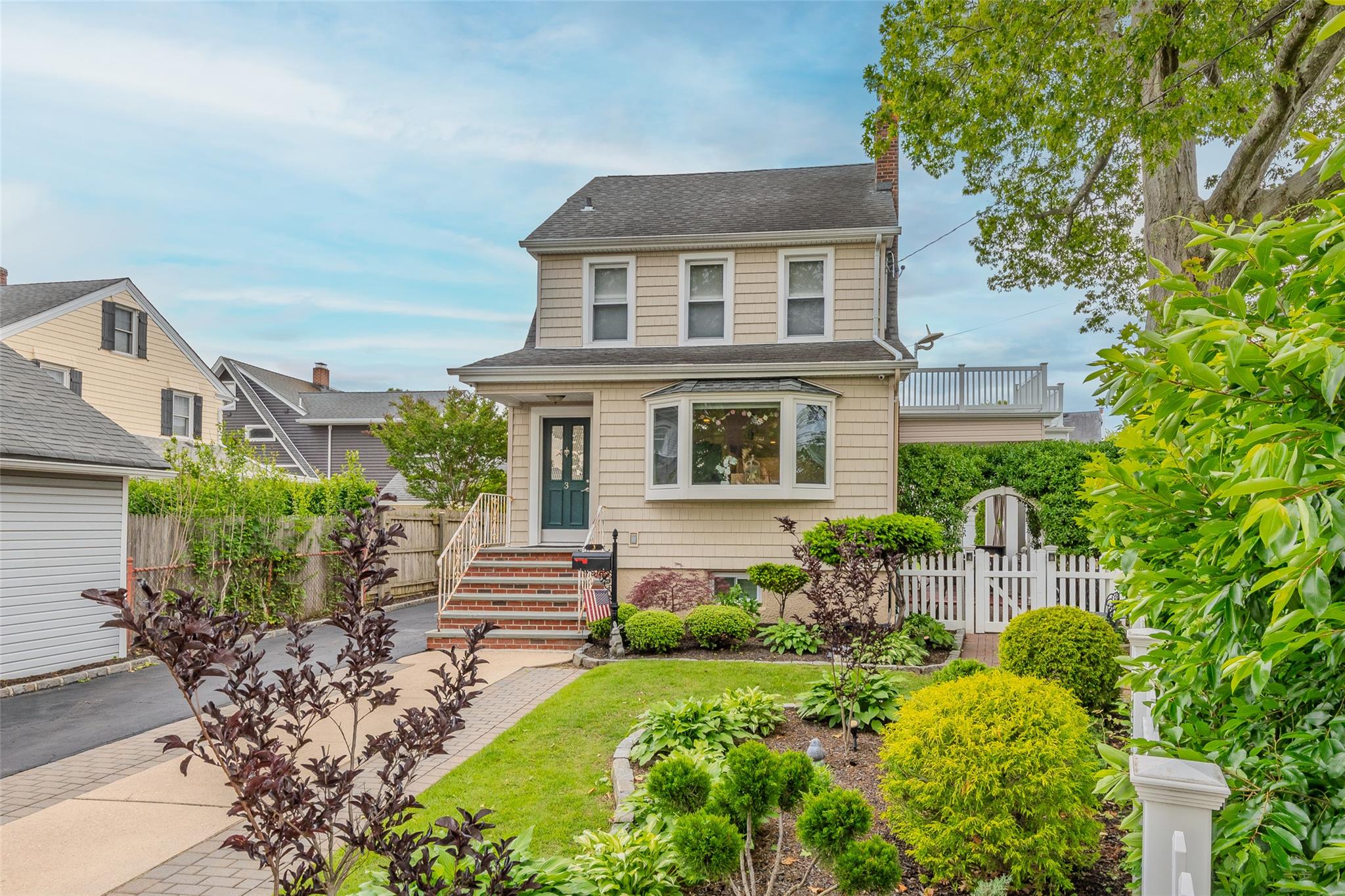 #1 photo, 3 Palisade Avenue, Lynbrook , NY 11563