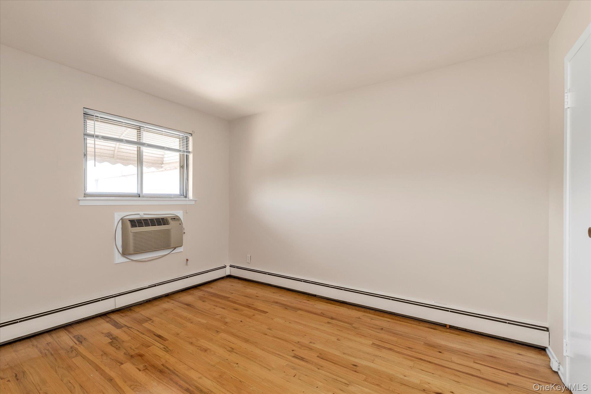 #20 photo, 93-24 243rd Street, クイーンズ区 Bellerose , NY 11426