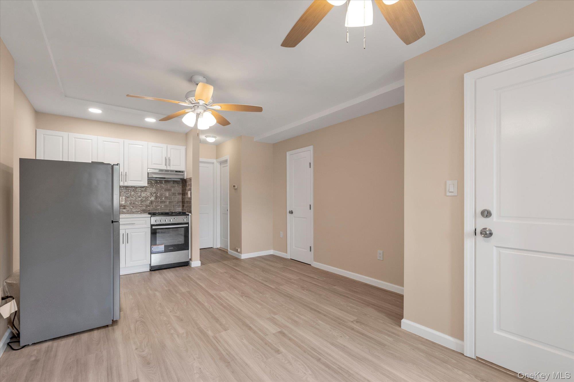 #5 photo, 93-24 243rd Street, クイーンズ区 Bellerose , NY 11426