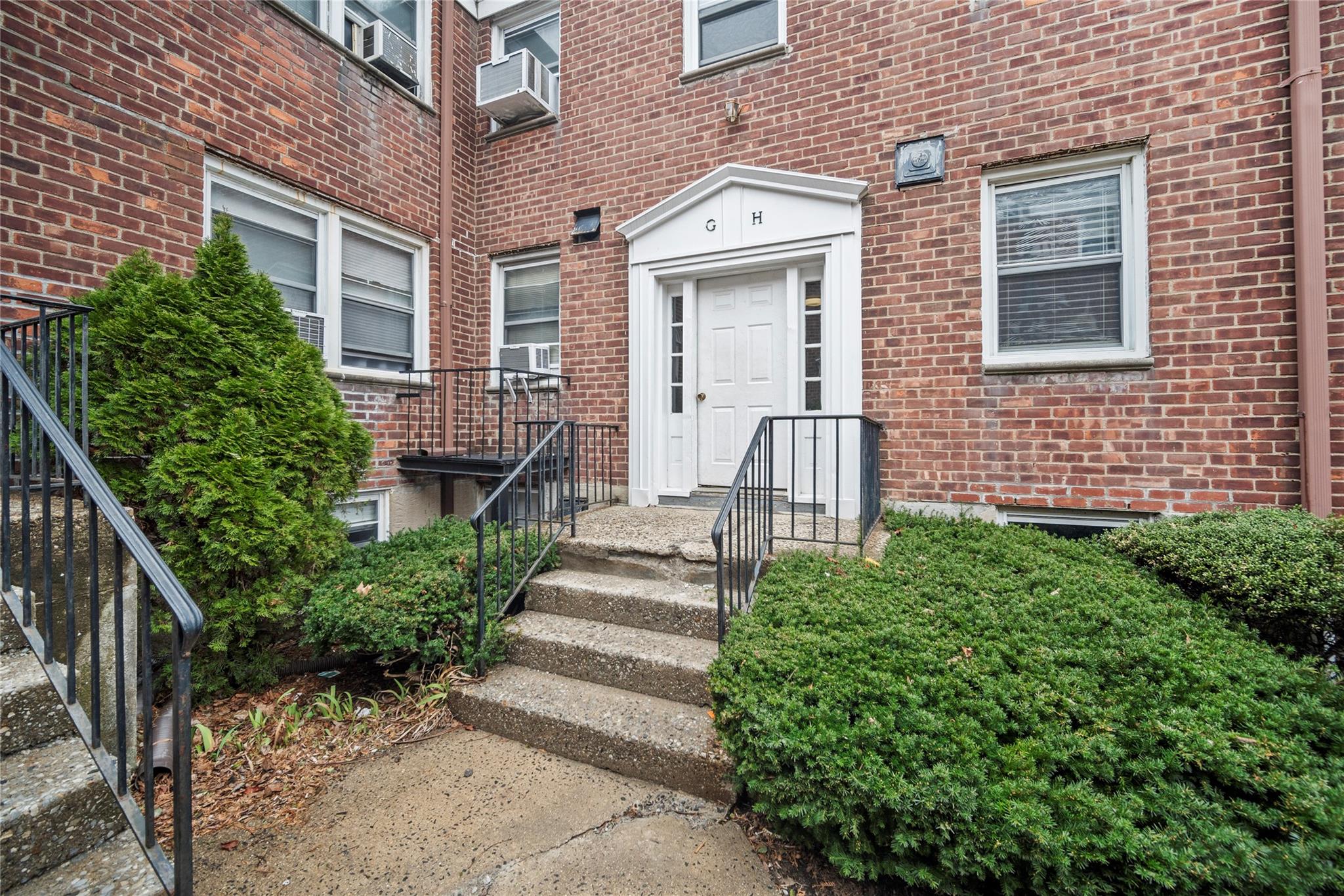 #1 photo, 79 N Broadway, White Plains , NY 10603