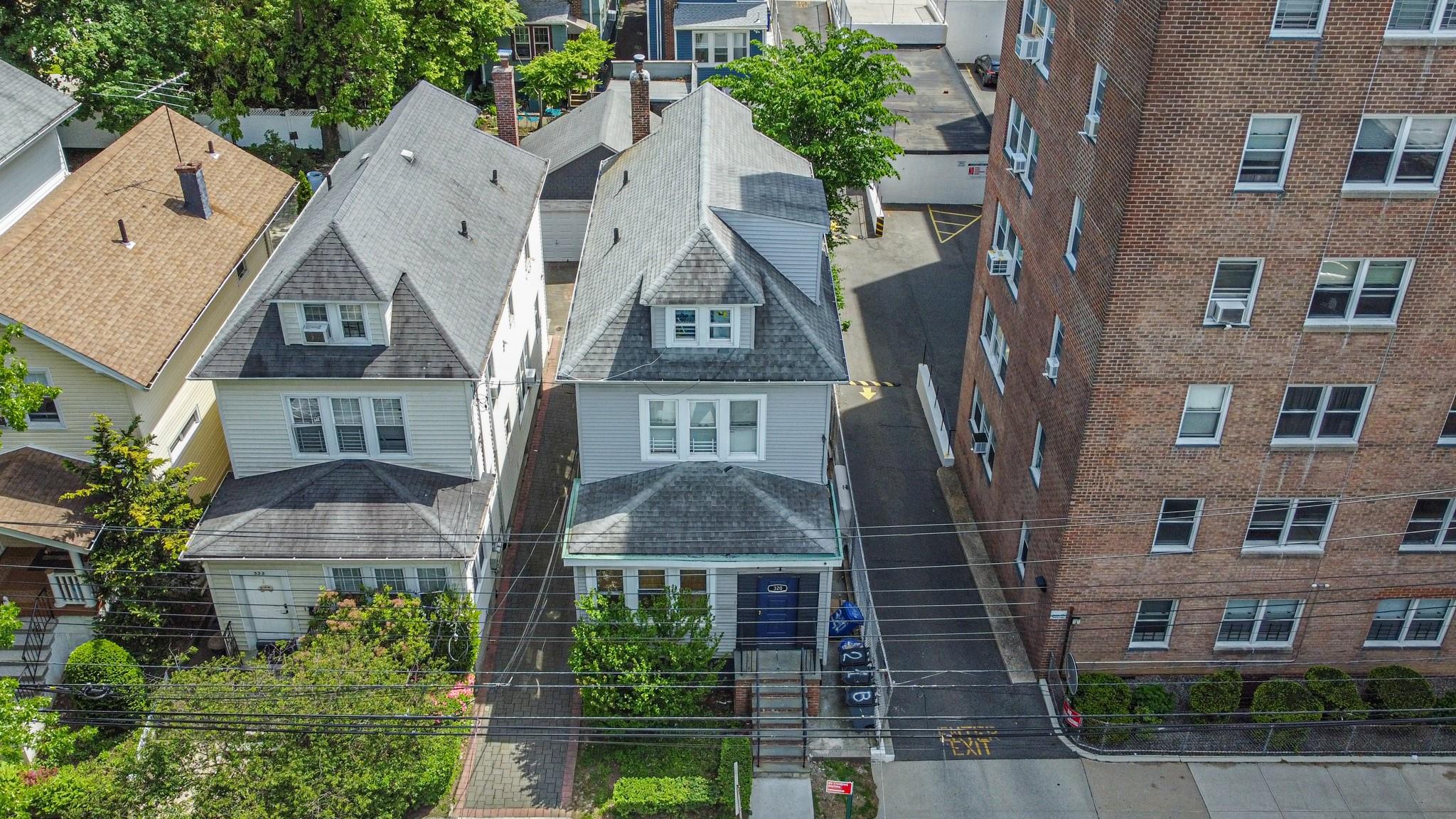 #1 photo, 320 E 235th Street, Bronx , NY 10470