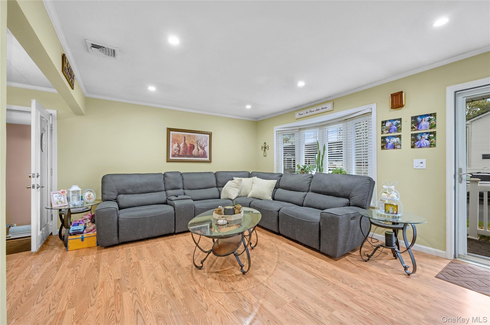 #11 photo, 56 15th Avenue, West Babylon , NY 11704