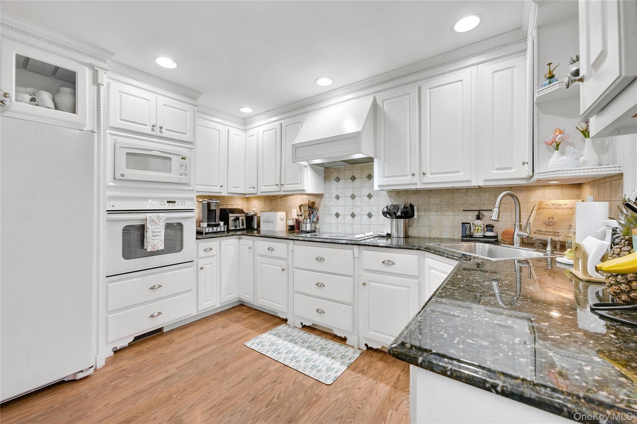 #4 photo, 56 15th Avenue, West Babylon , NY 11704