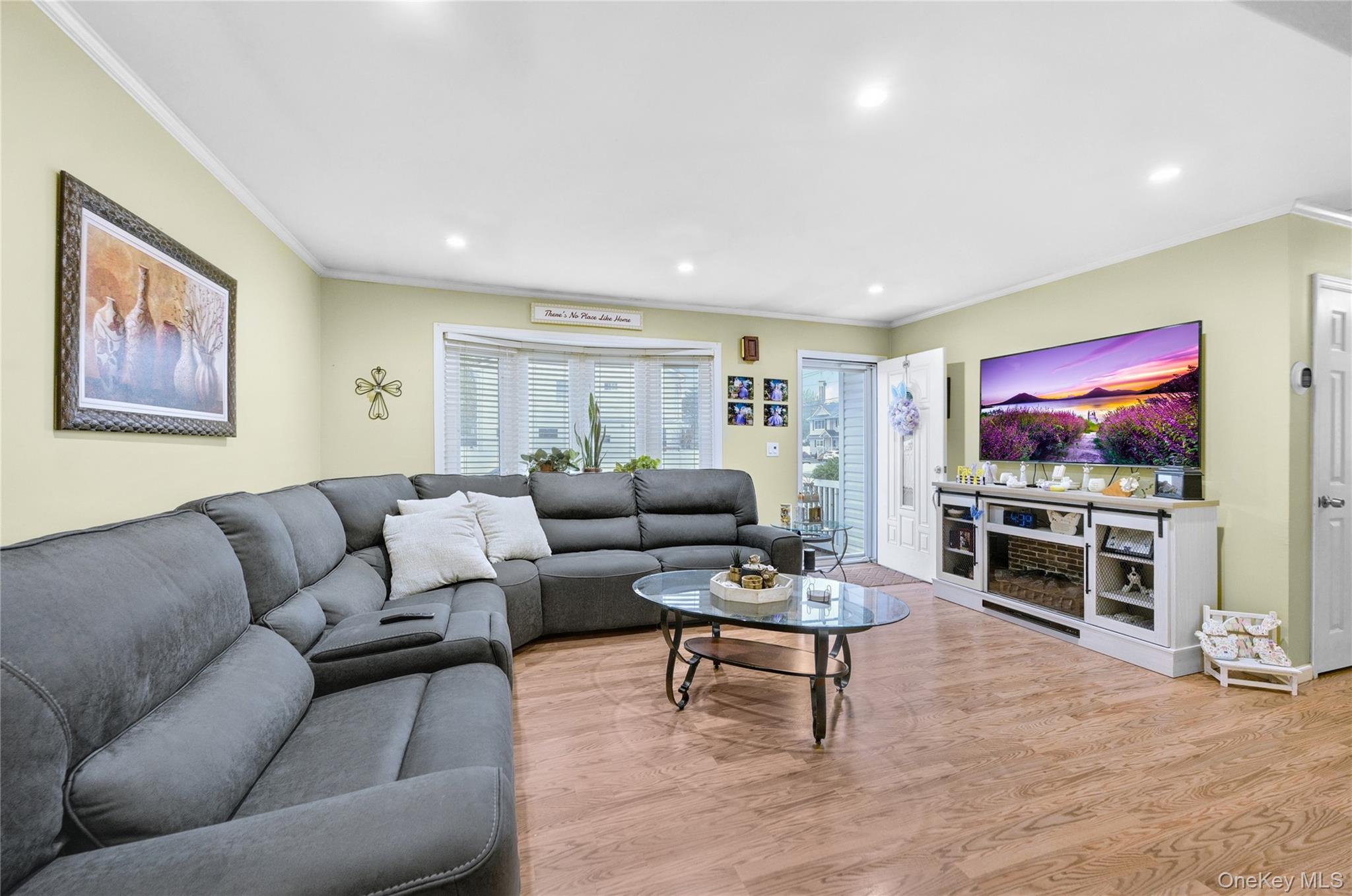 #9 photo, 56 15th Avenue, West Babylon , NY 11704