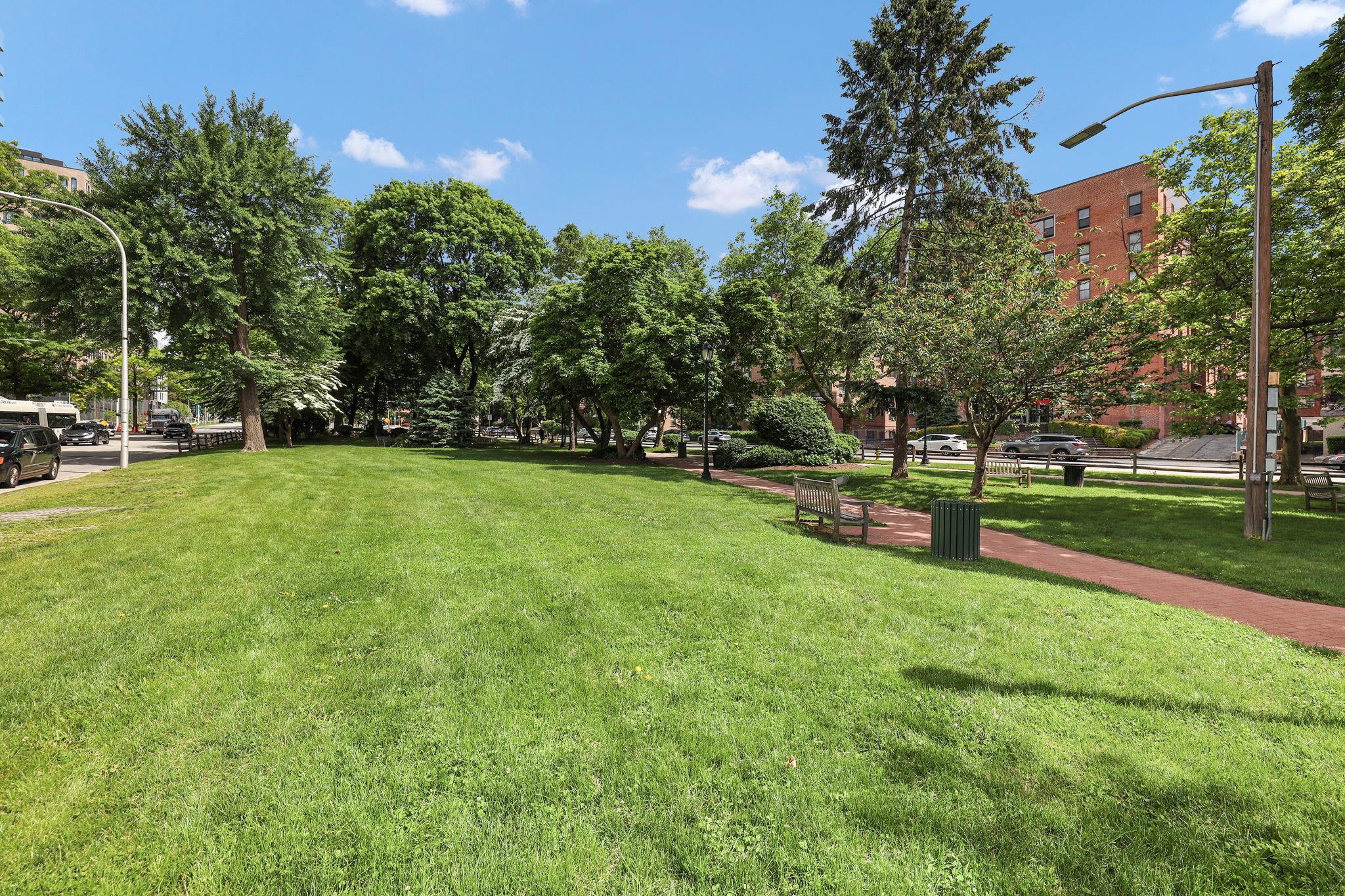 #20 photo, 10 North Broadway, White Plains , NY 10601