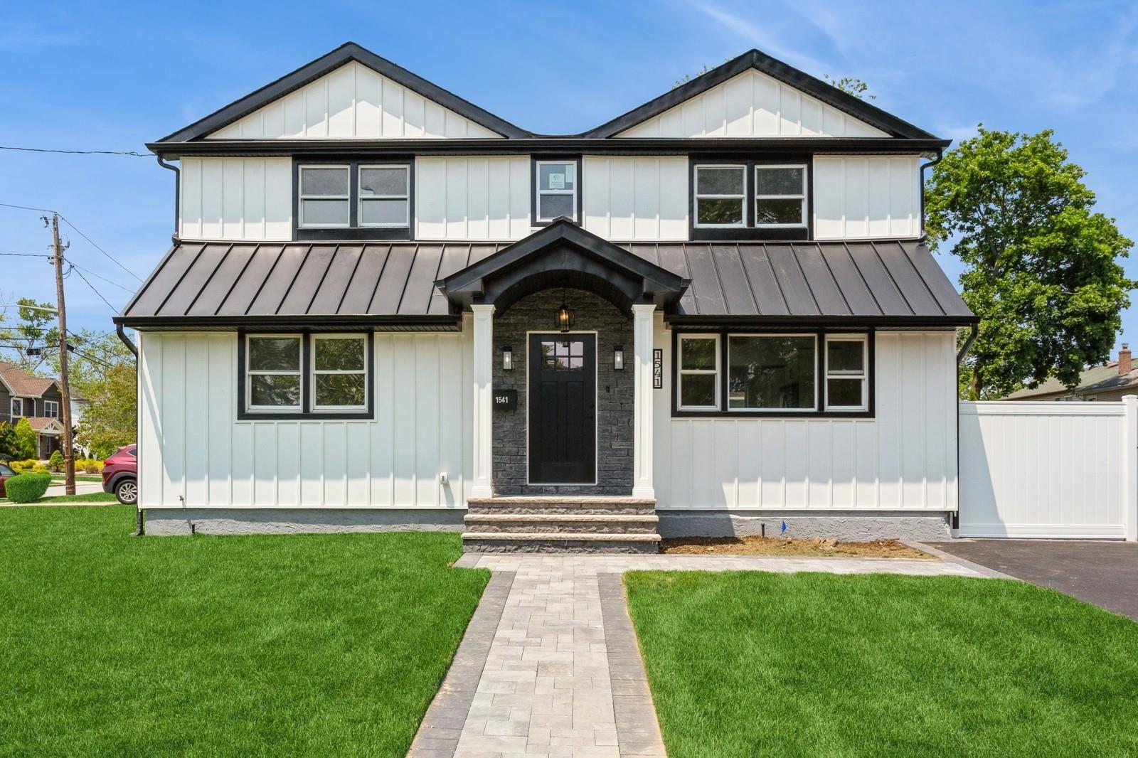 #1 photo, 1541 Midian Street, North Merrick , NY 11566