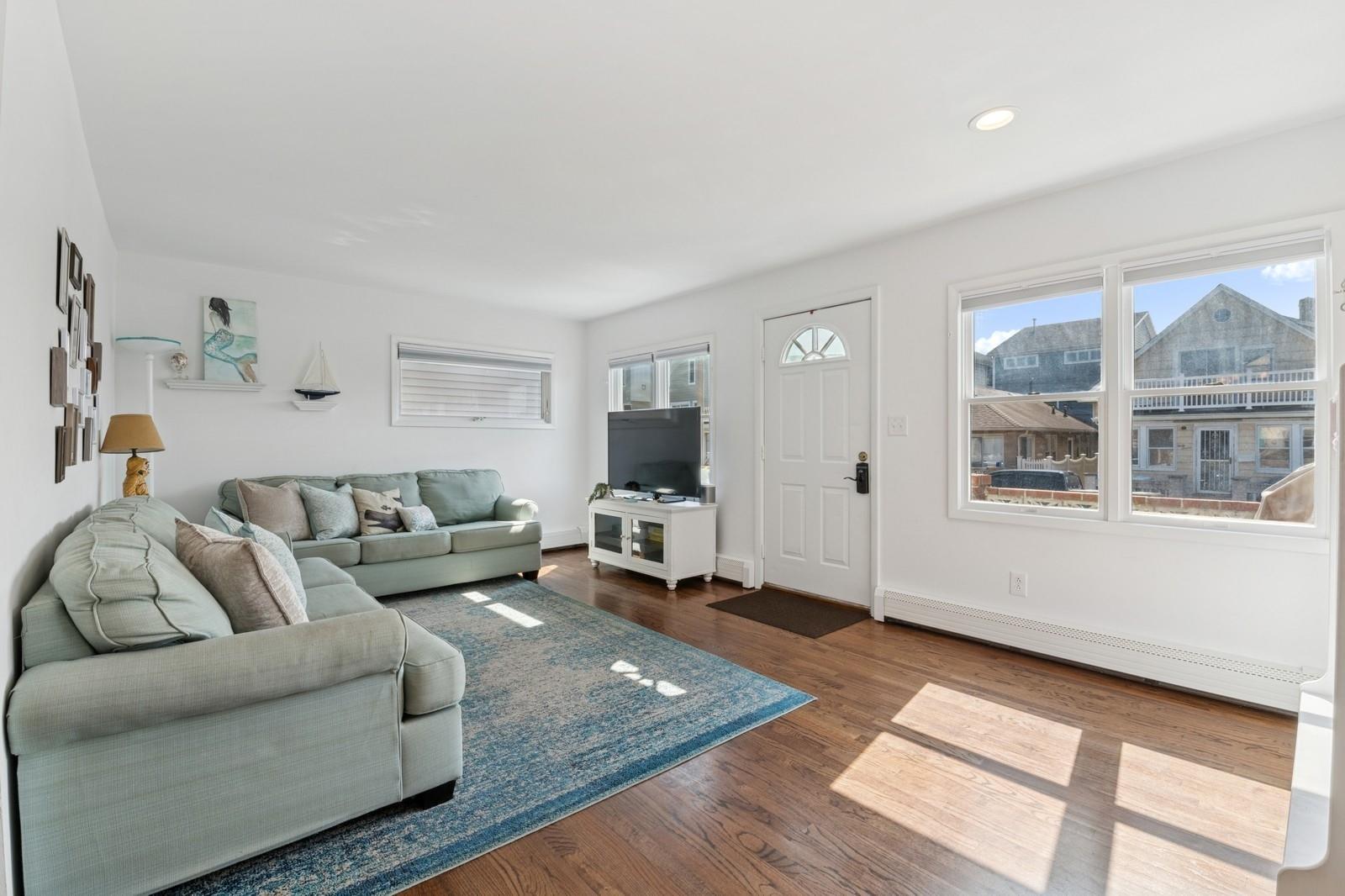#1 photo, 48 Tennessee Avenue, 長島 長灘 Long Beach , NY 11561