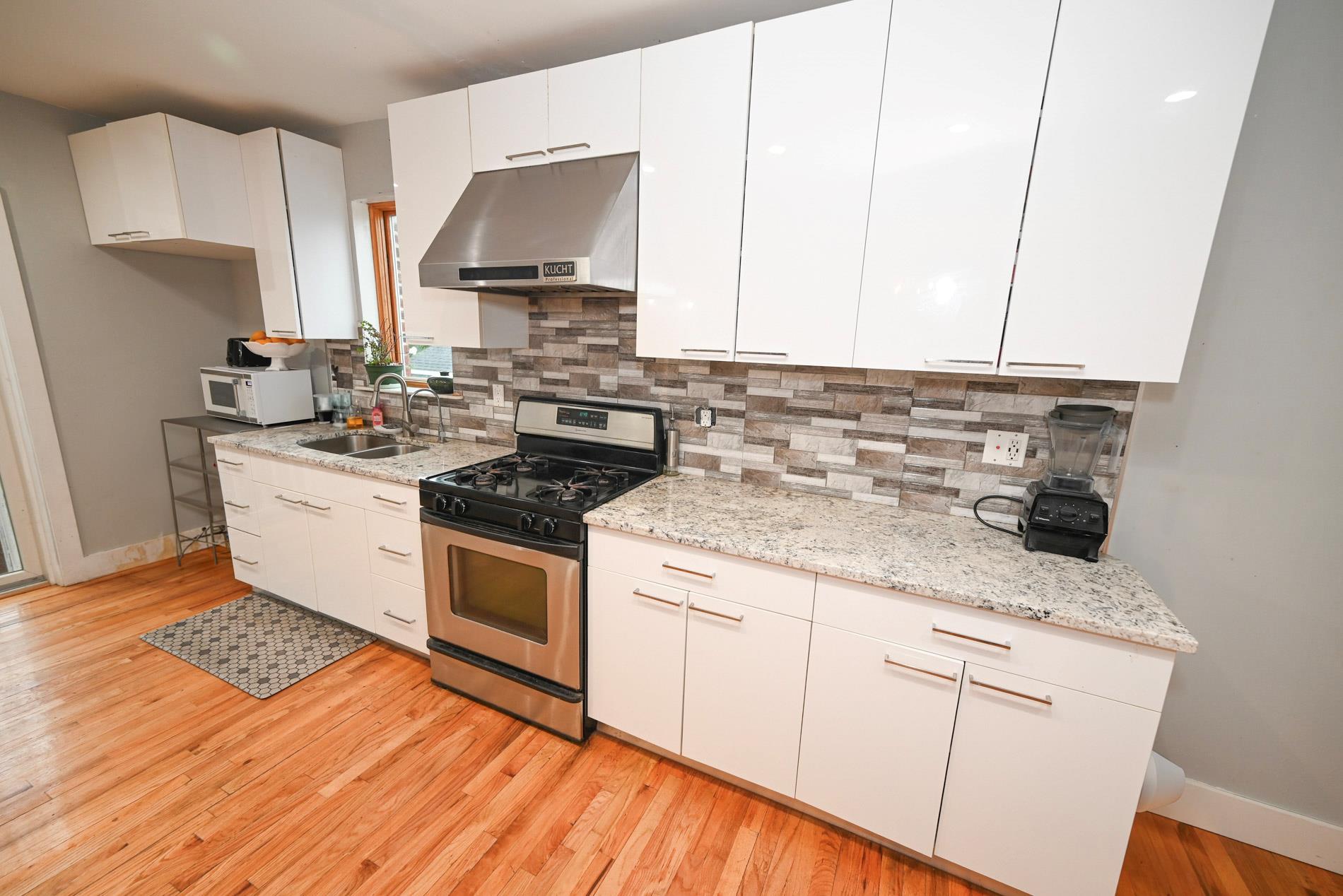 #11 photo, 165 Page Rd Road, Valley Stream , NY 11581