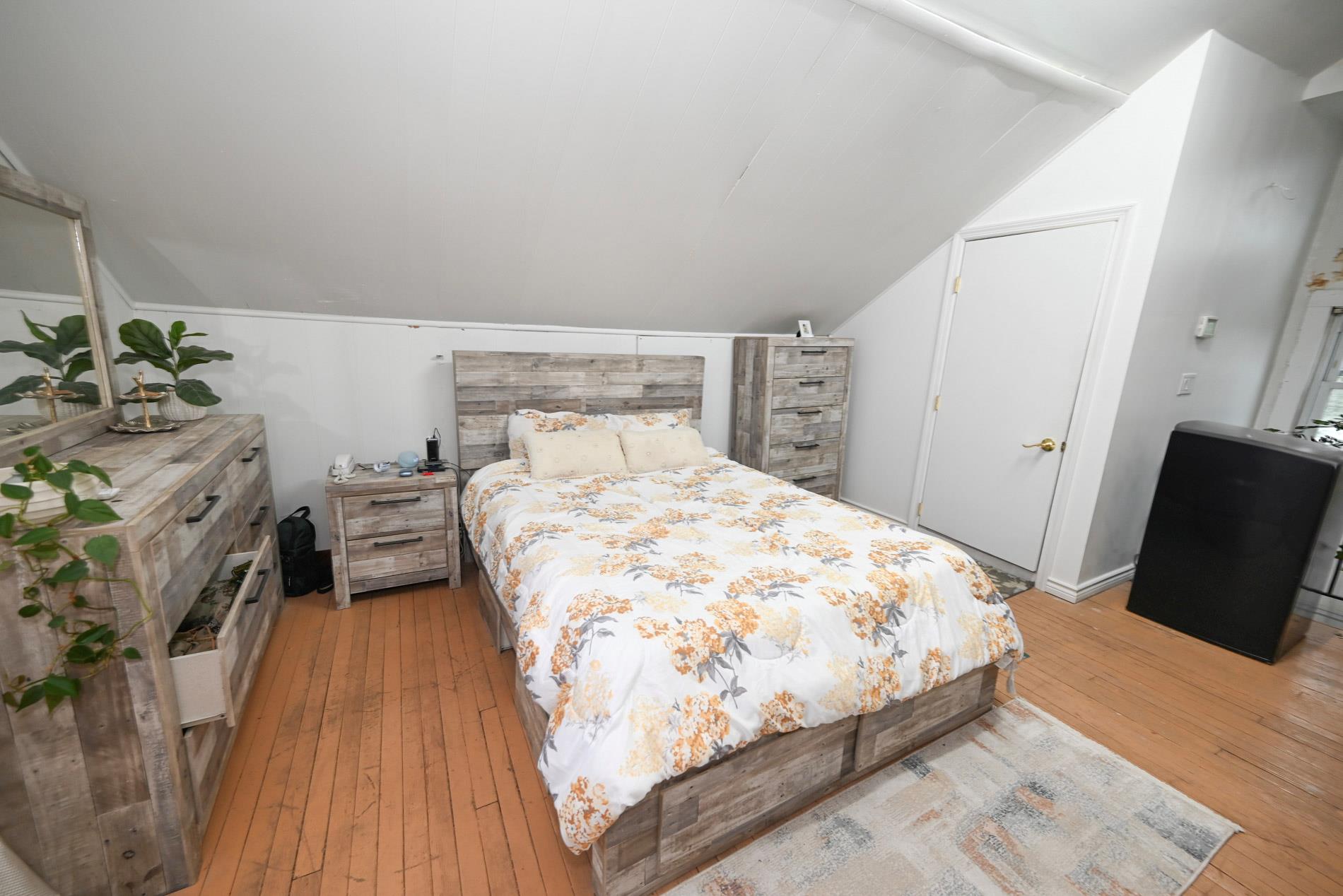 #18 photo, 165 Page Rd Road, Valley Stream , NY 11581