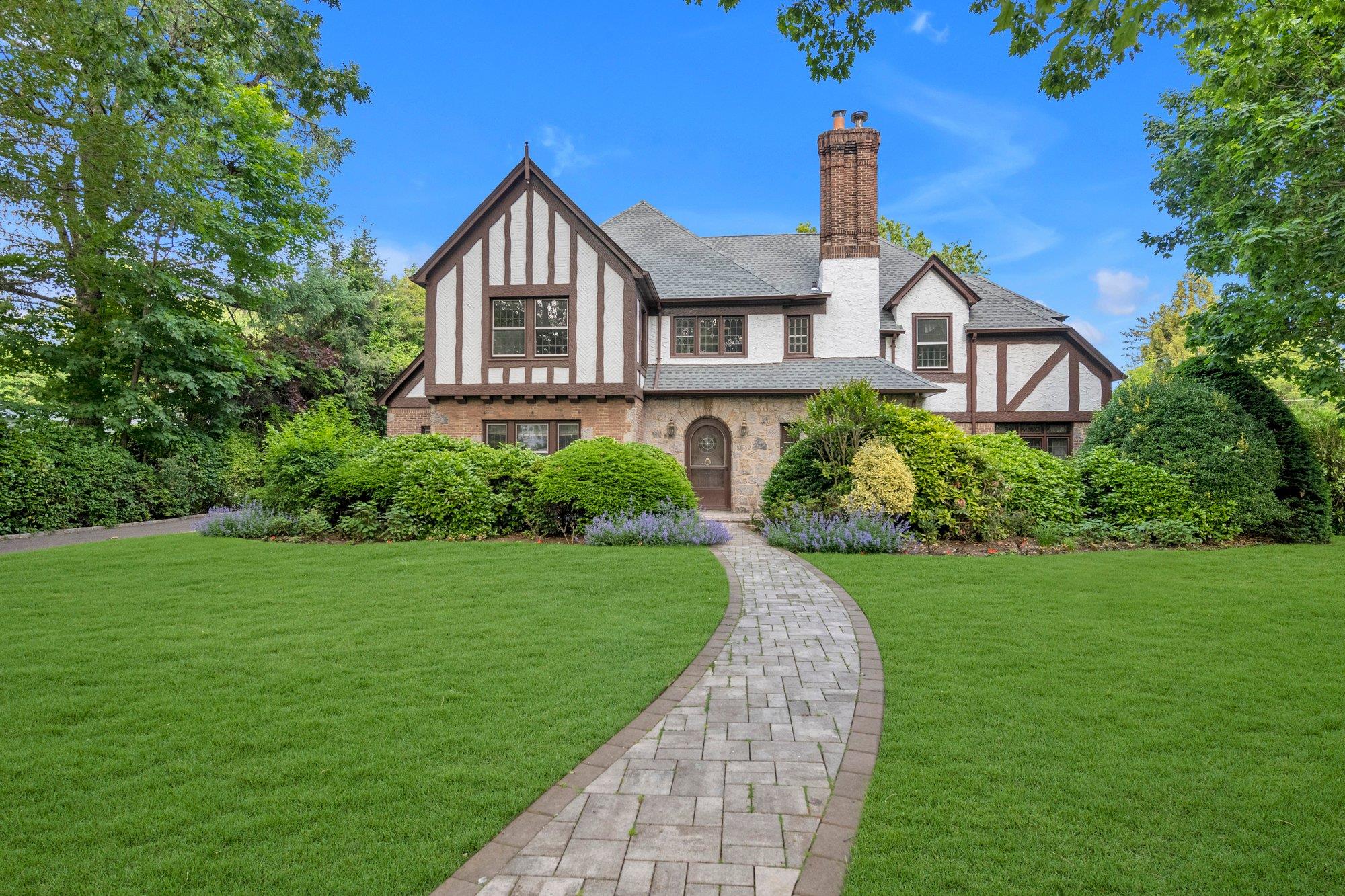 #1 photo, 77 Hampton Road, 長島 花園城 Garden City , NY 11530